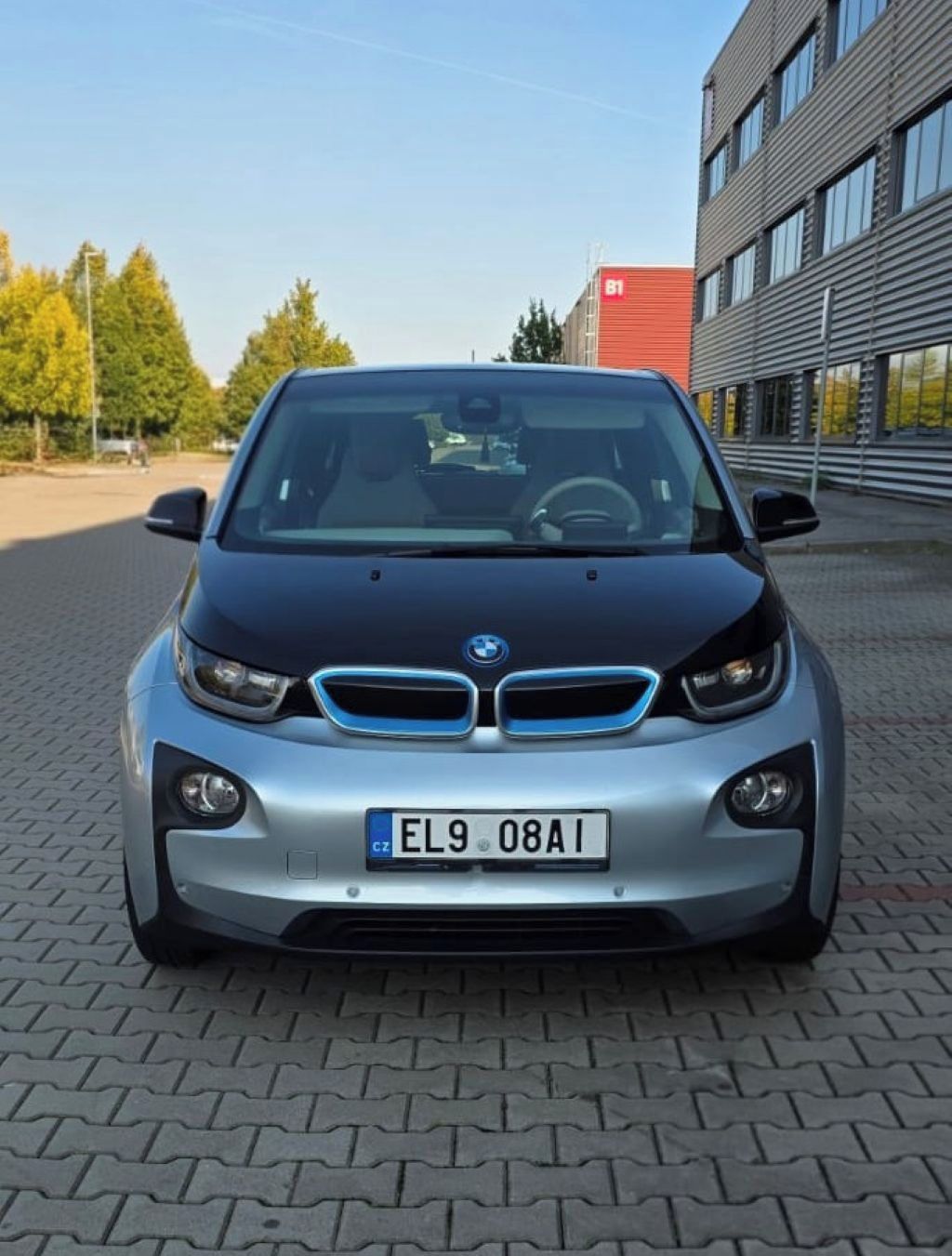 BMW i3, 94Ah,HarmanK,stř.okn,LED,kůže