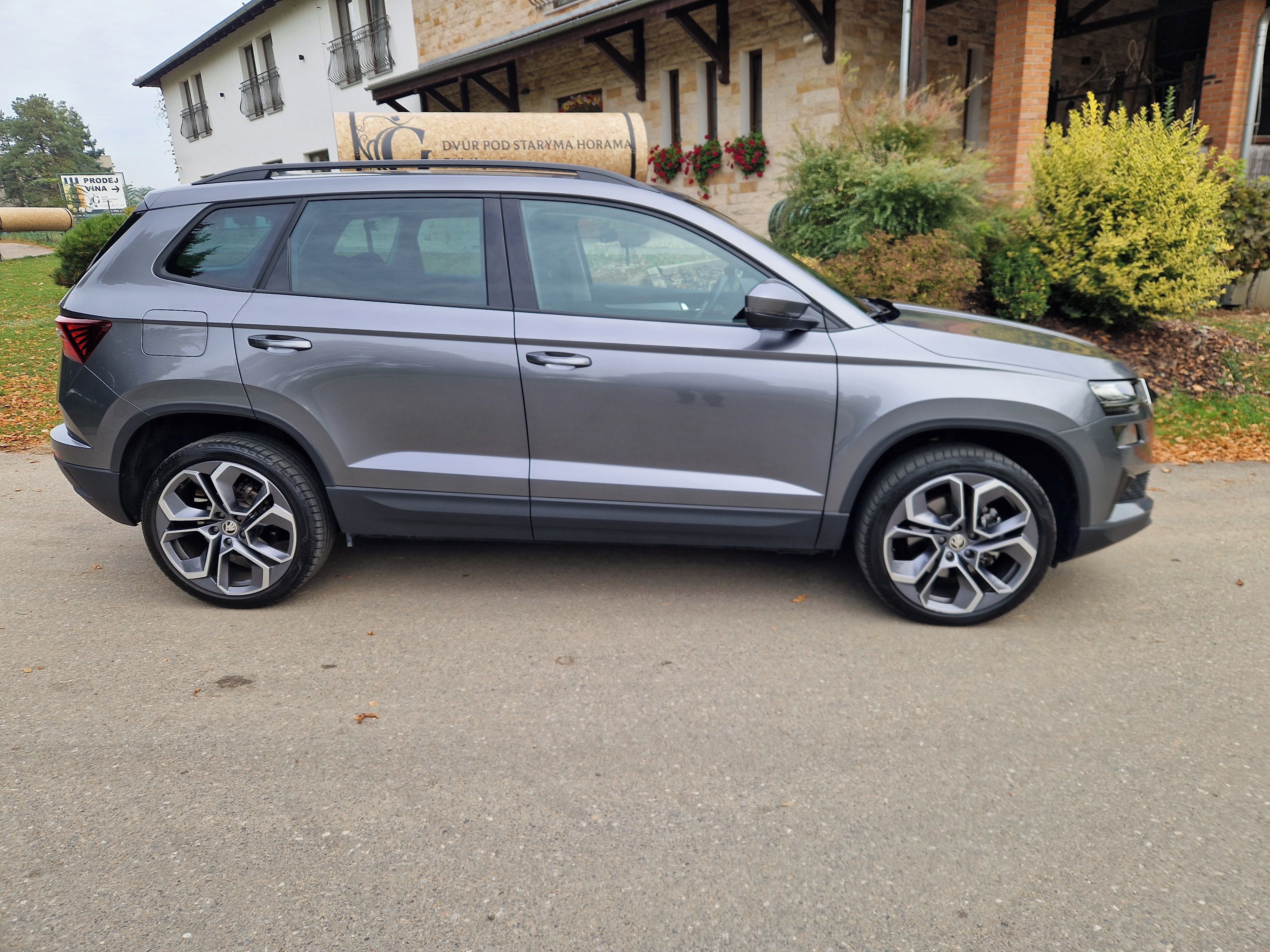 Škoda Karoq, 1,5 TSI  110 KW  DSG - fotka 3