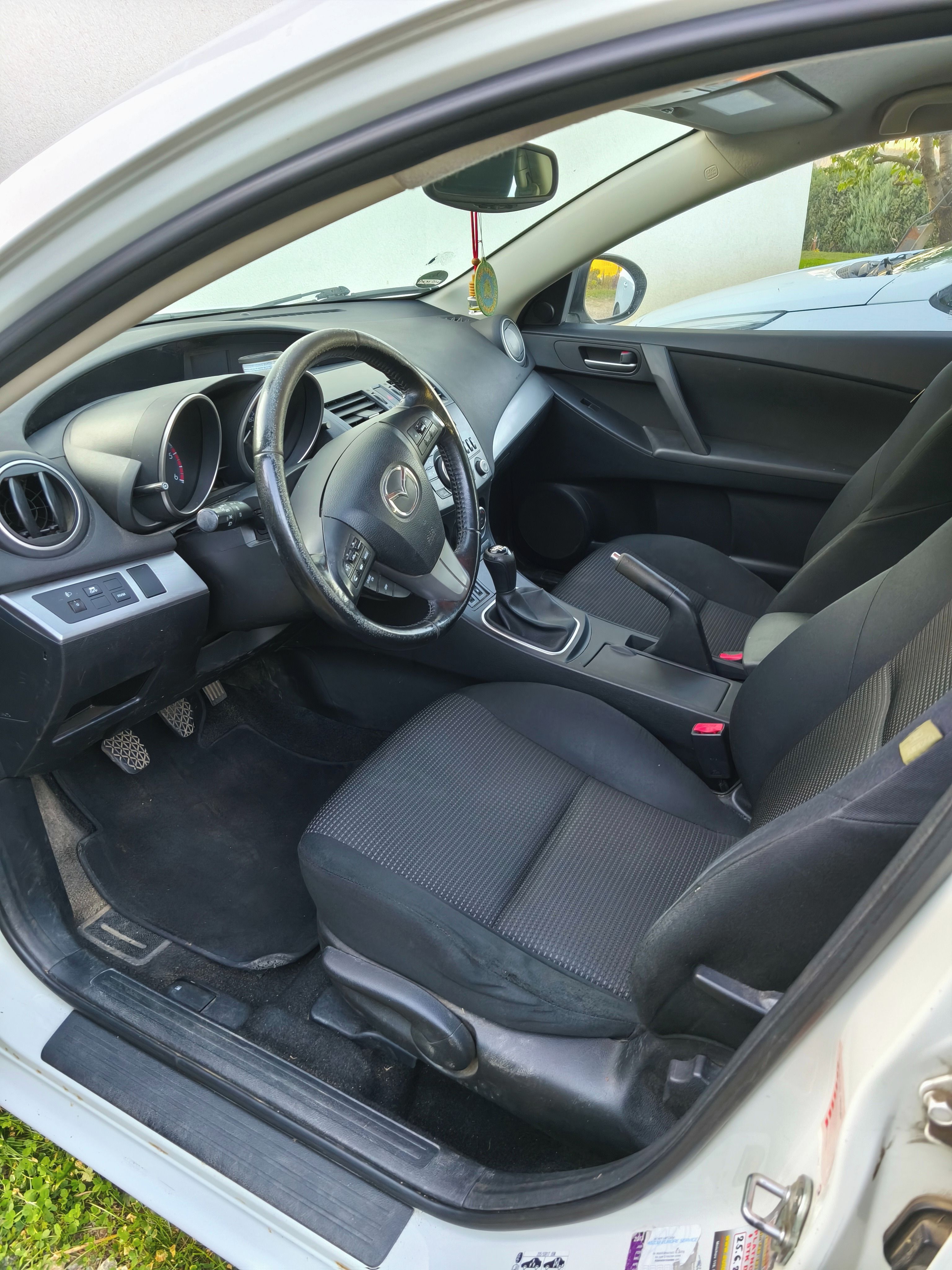 Mazda 3, 1.6 diesel 85 kW - fotka 6