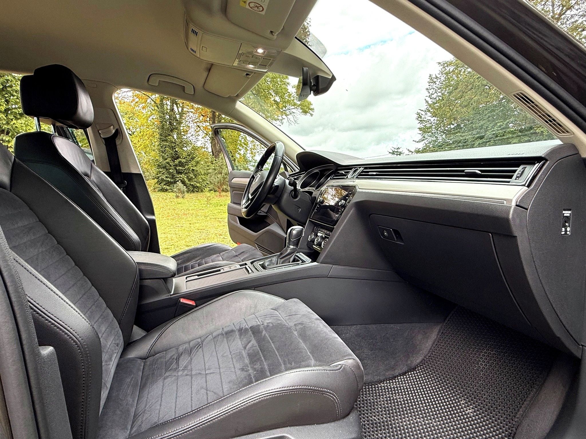 Volkswagen Passat, 2.0, R-Line, Alcantara - fotka 3