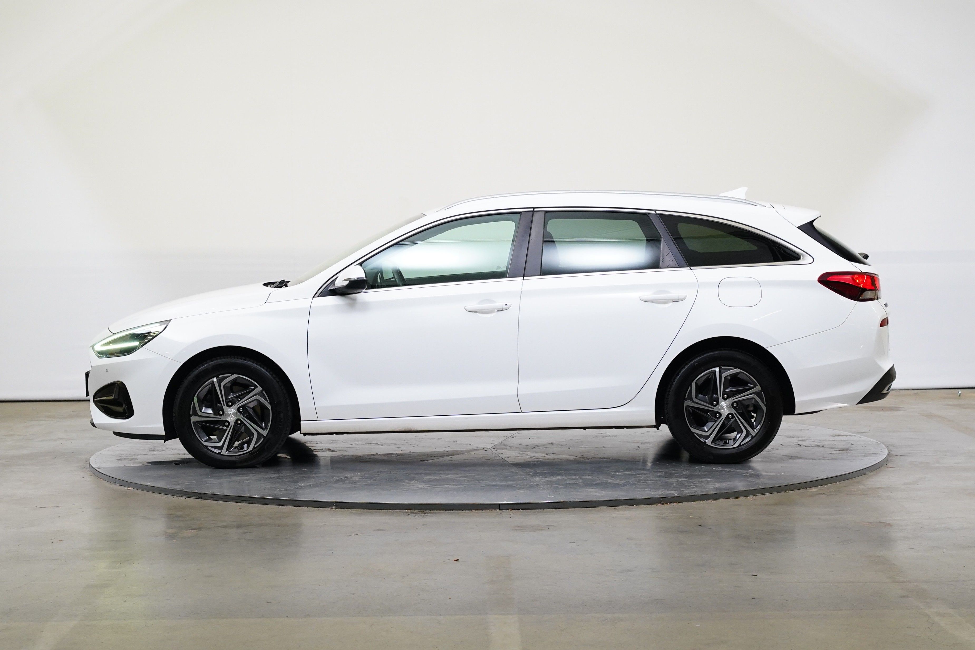 Hyundai i30, 1.6 CRDi 85 kW Smart - fotka 3