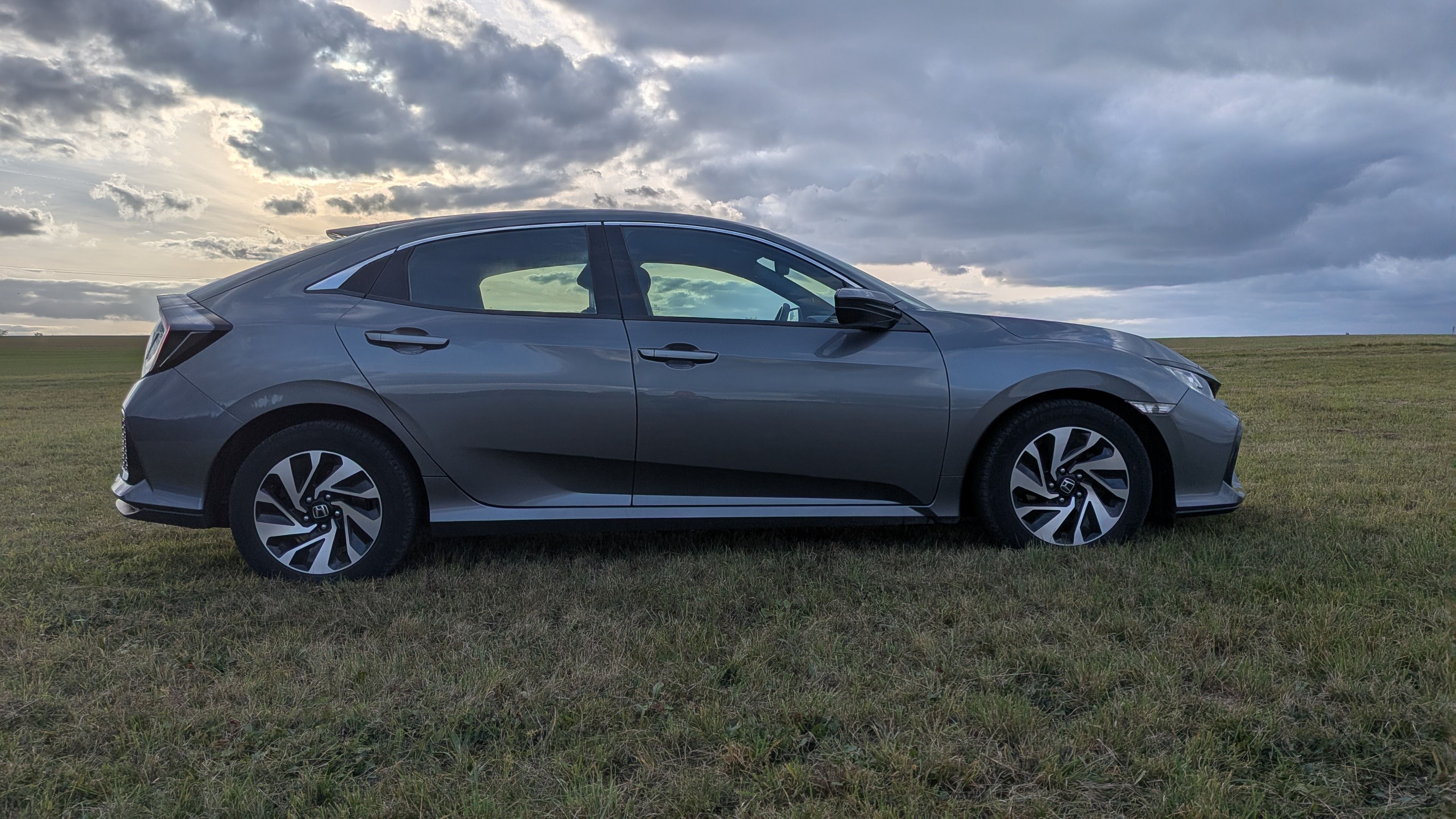 Honda Civic, 1.0 VTEC Turbo, 1.maj, servis - fotka 3