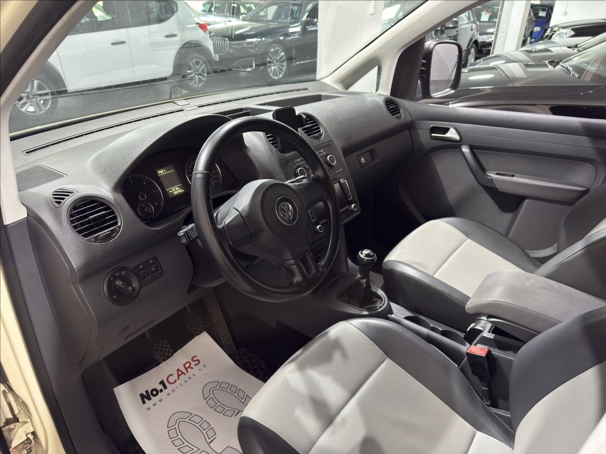 Volkswagen Caddy, 1,6   TDI MAXI 7 MÍST SERVIS - fotka 6