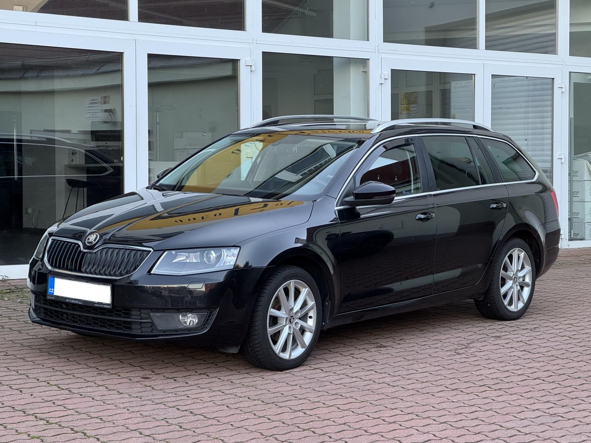Škoda Octavia, COMBI 1.6 TDI - fotka 2