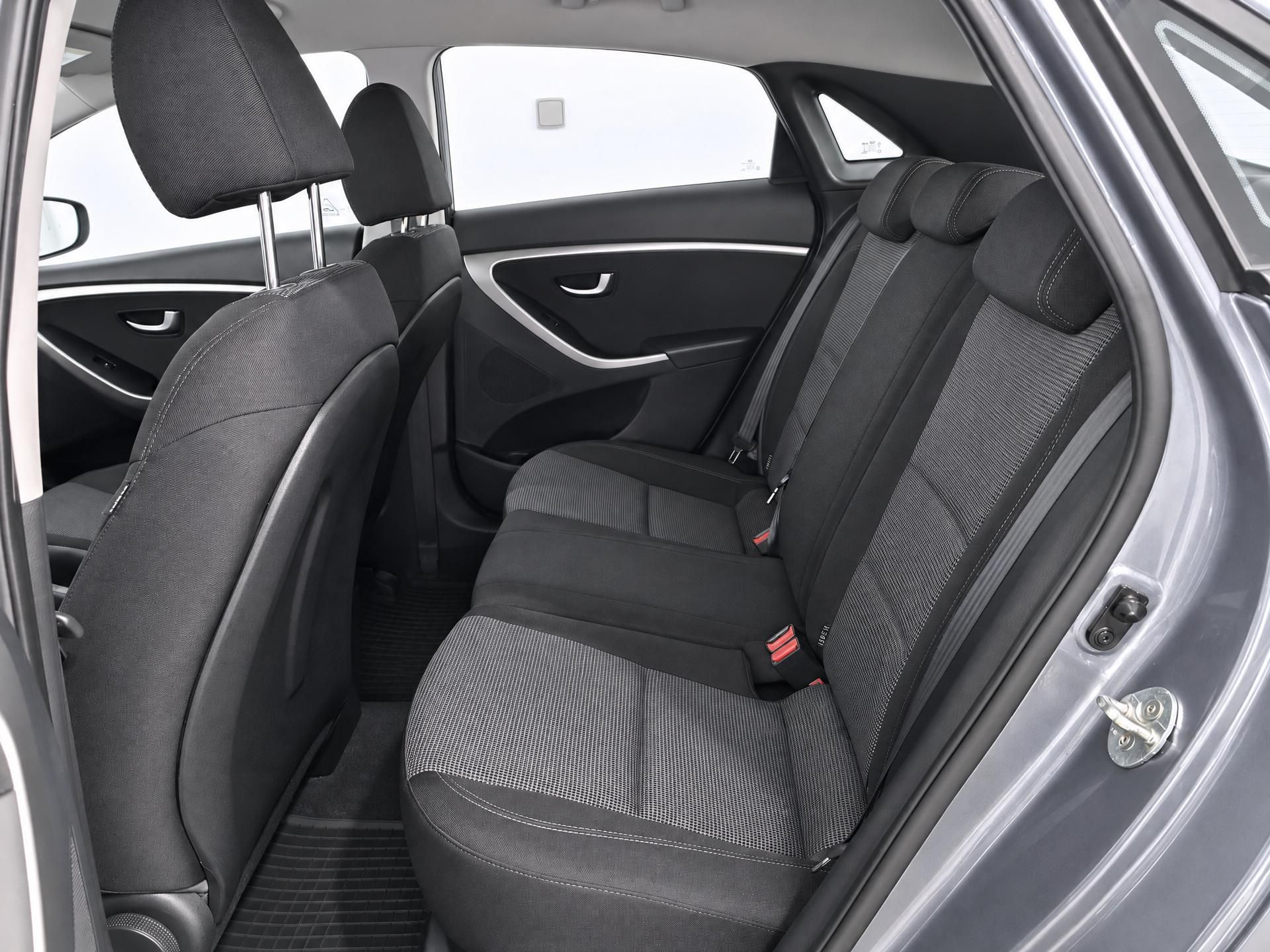 Hyundai i30, 1,4 CVVT 73KW NAVI ORIG. ALU - fotka 4
