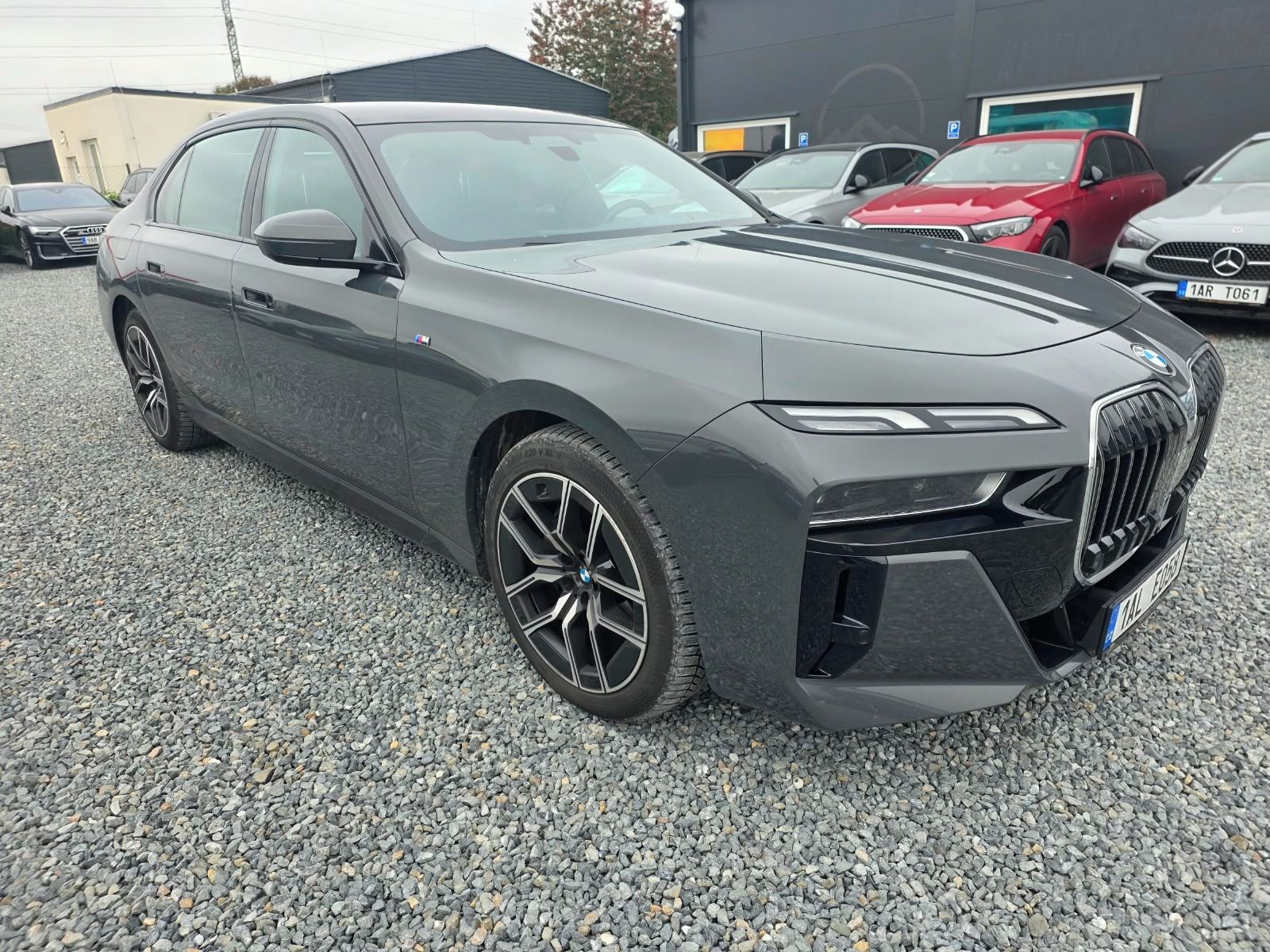 BMW Řada 7, BMW 740 xDrive - fotka 2