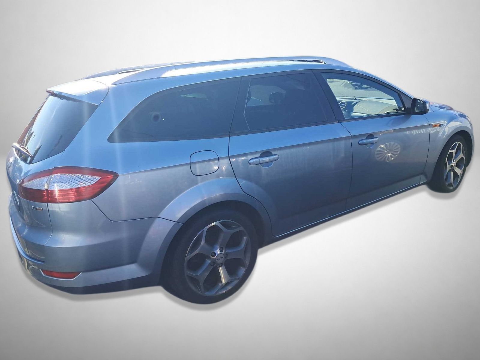Ford Mondeo, 2.0 TDCi, Automatická klima - fotka 2