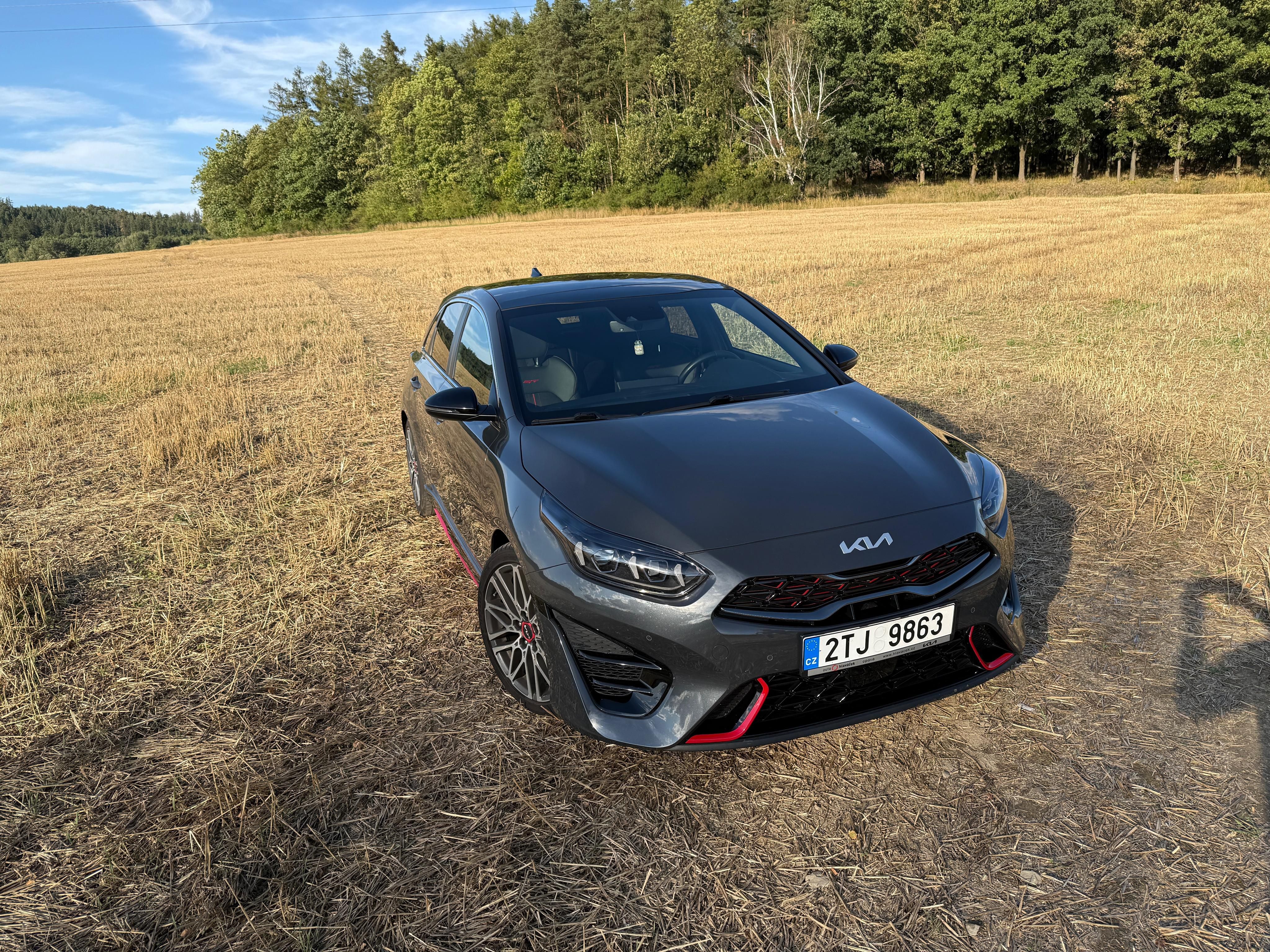 Kia Cee´d, Kia CEED GT 1.6 T-GDI - fotka 4