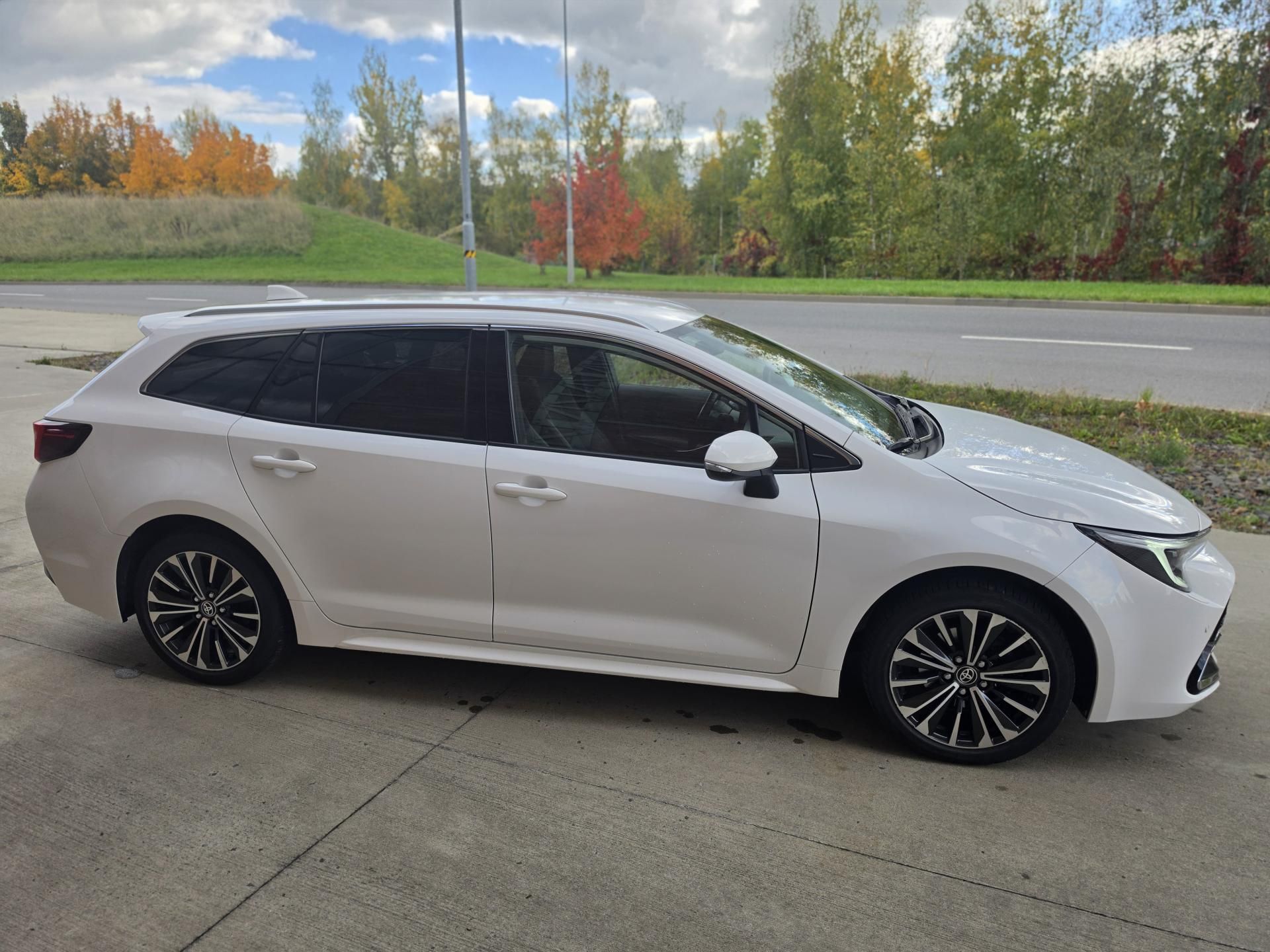 Toyota Corolla, Touring Sport Style 1,8 103kW - fotka 6