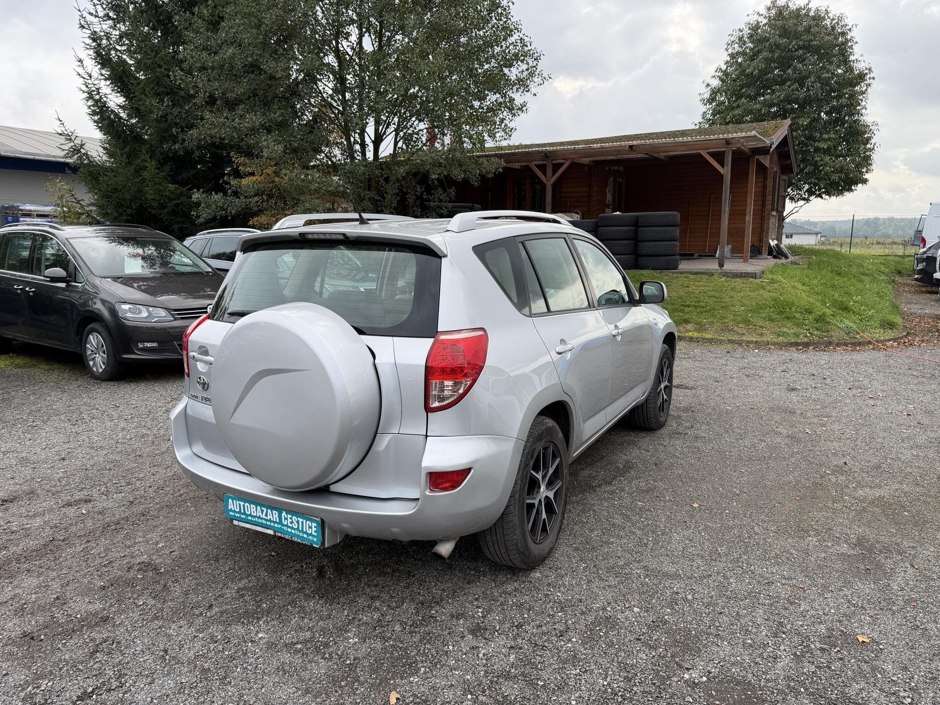 Toyota Rav4, 2.2 D4-D 4x4 KLIMA ALU KUŽE - fotka 6