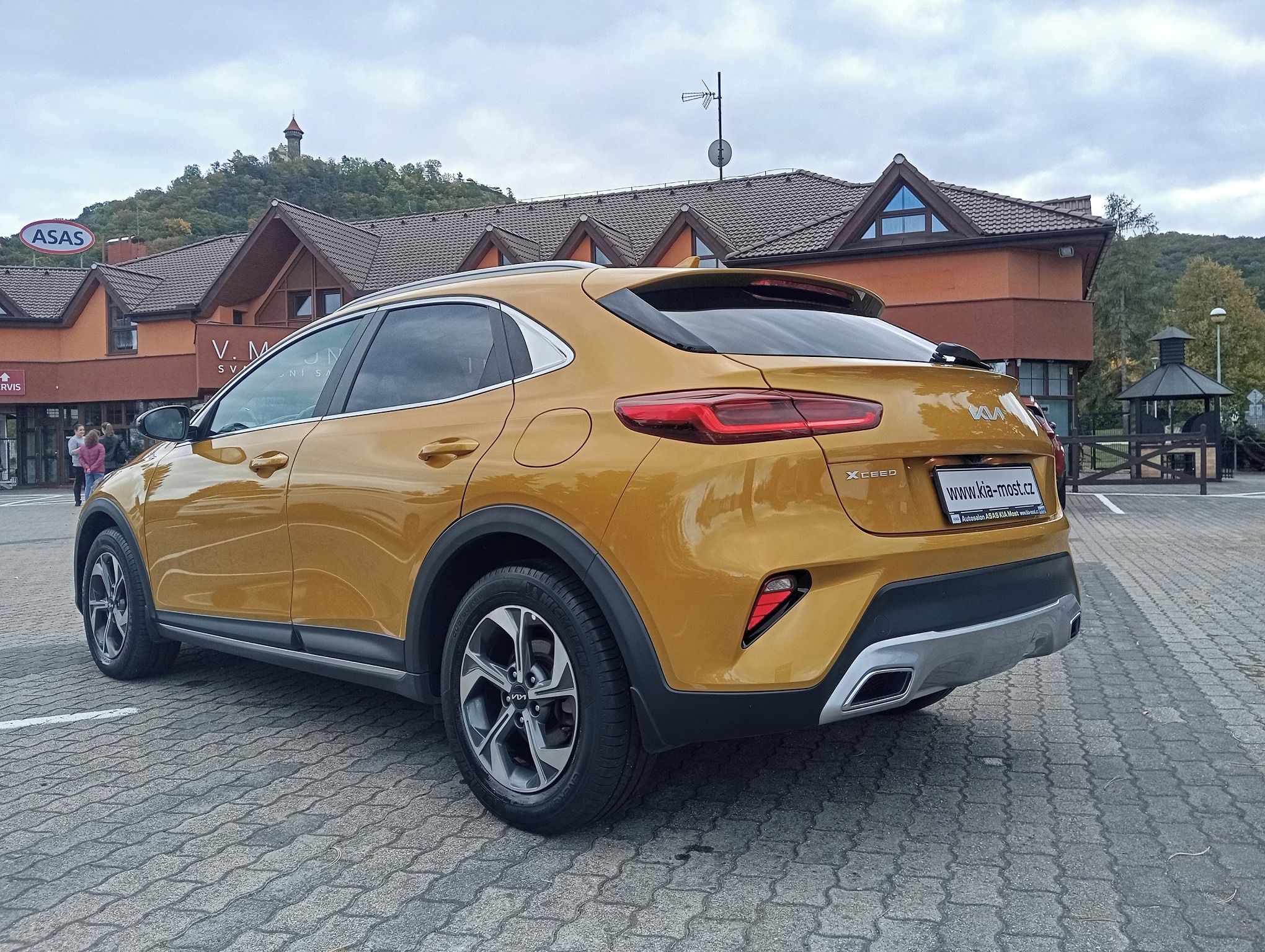Kia XCee´d, 1.5 T-GDi 7DCT Exclusive - fotka 6