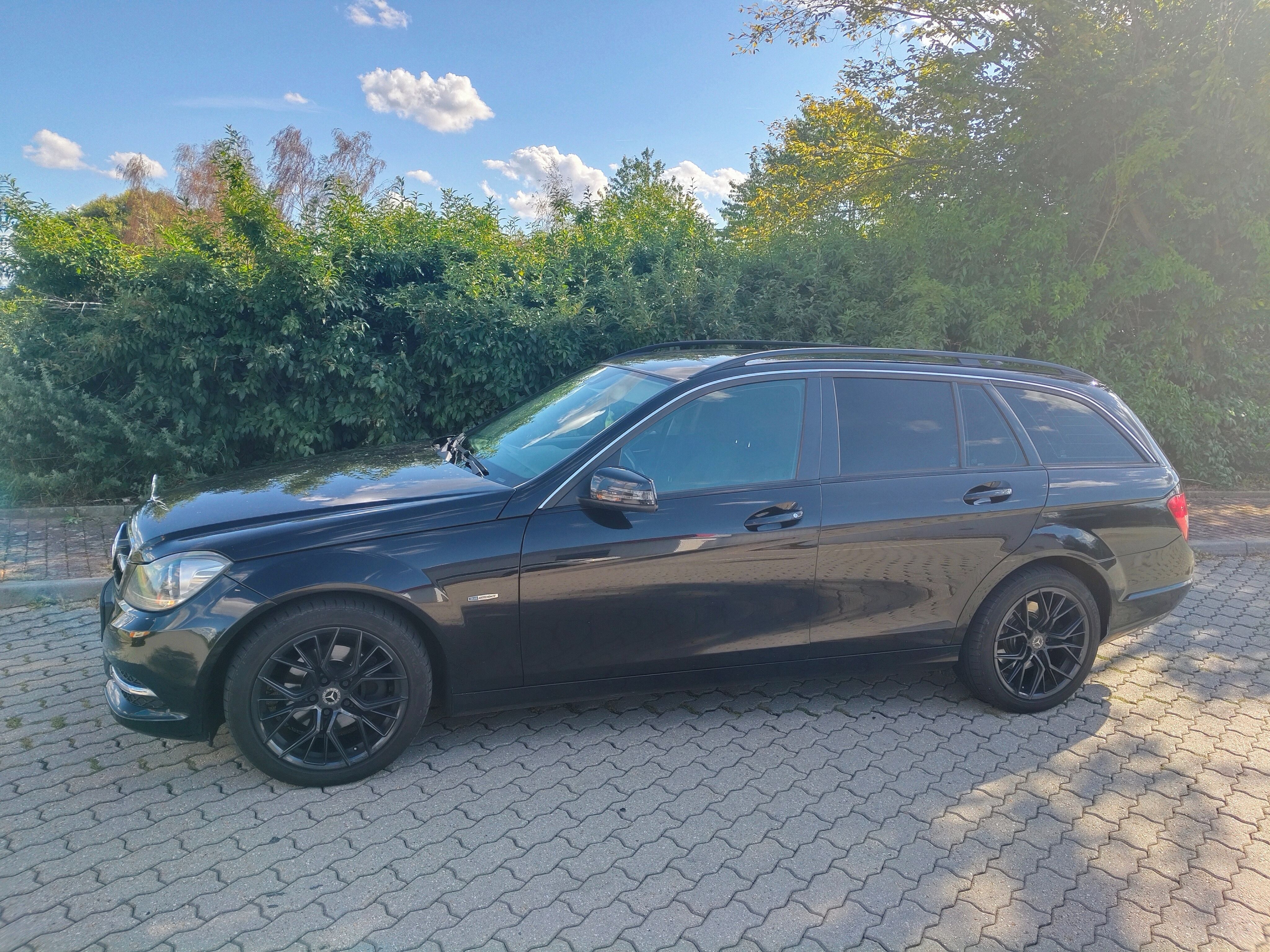 Mercedes-Benz Třídy C - fotka 2