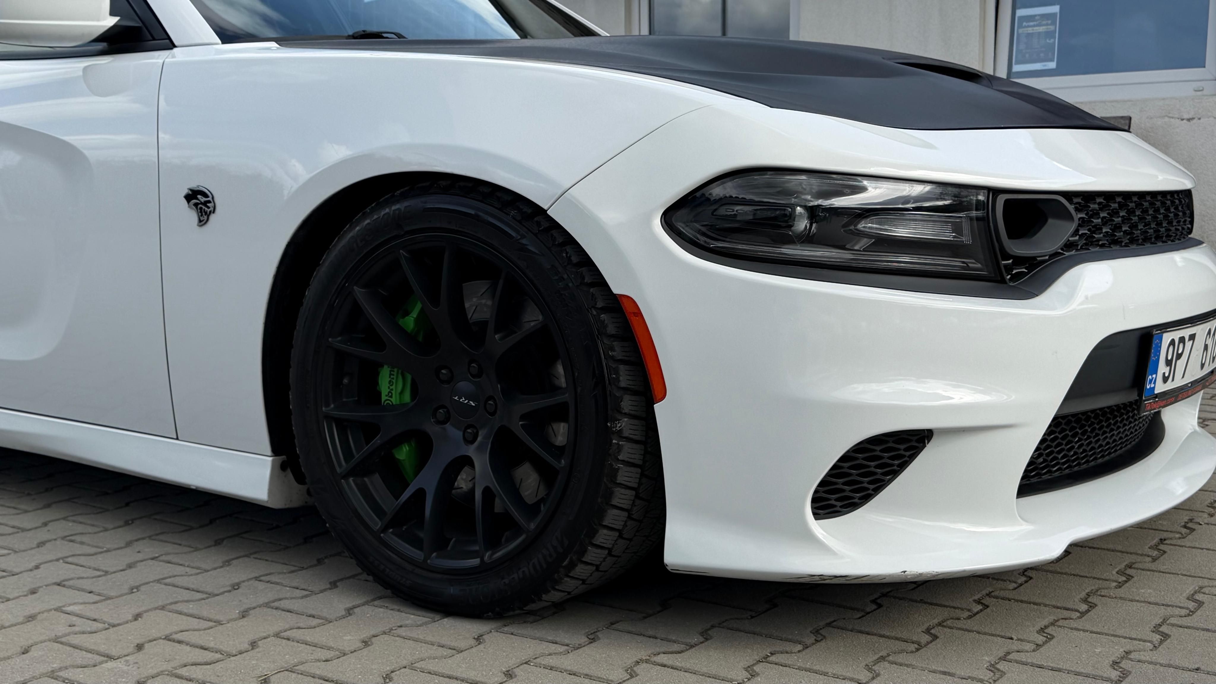 Dodge Charger, 6.2 Hemi SRT 527 KW - fotka 5