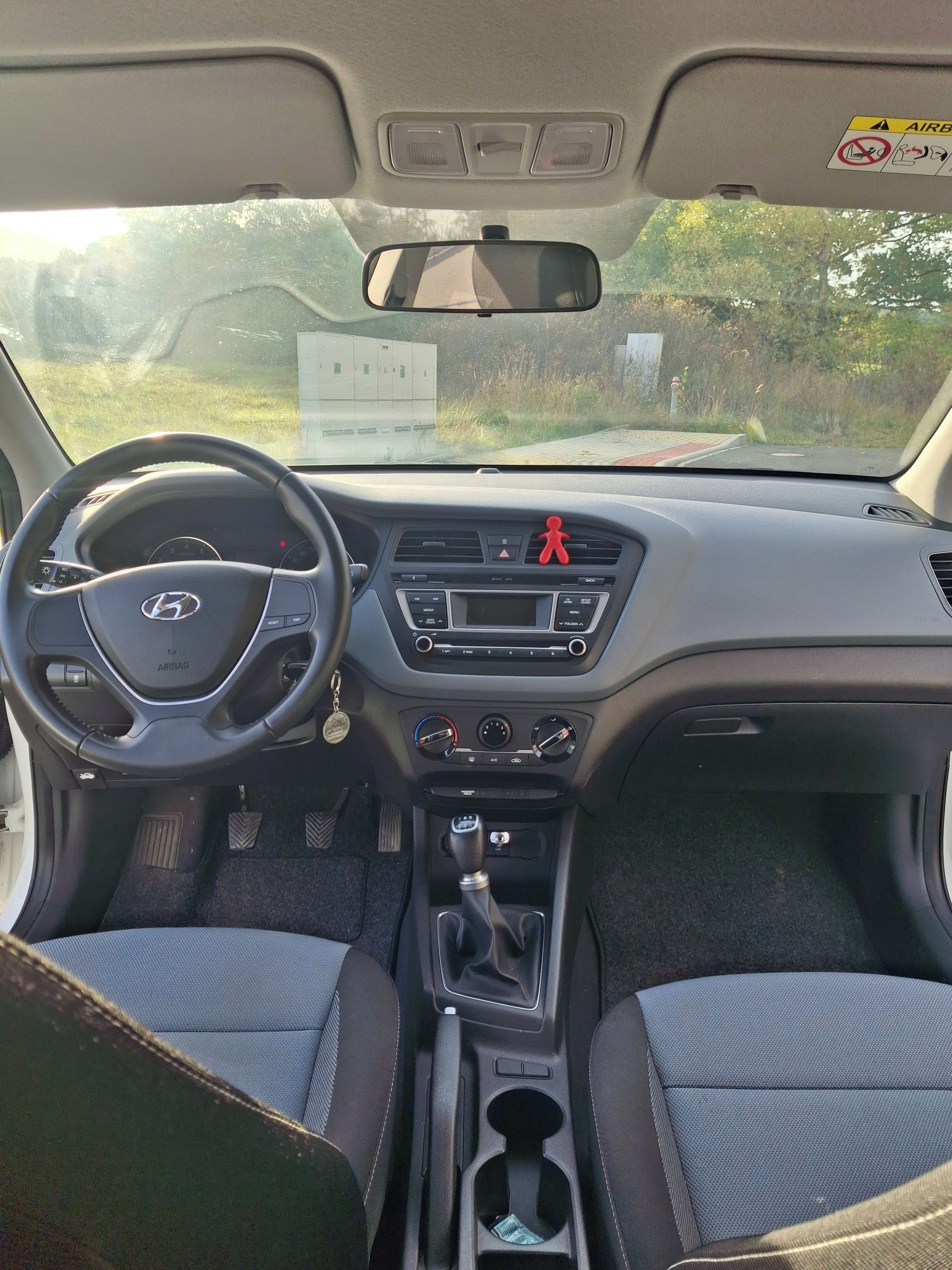Hyundai i20, první majitel, nízký nájezd - fotka 5