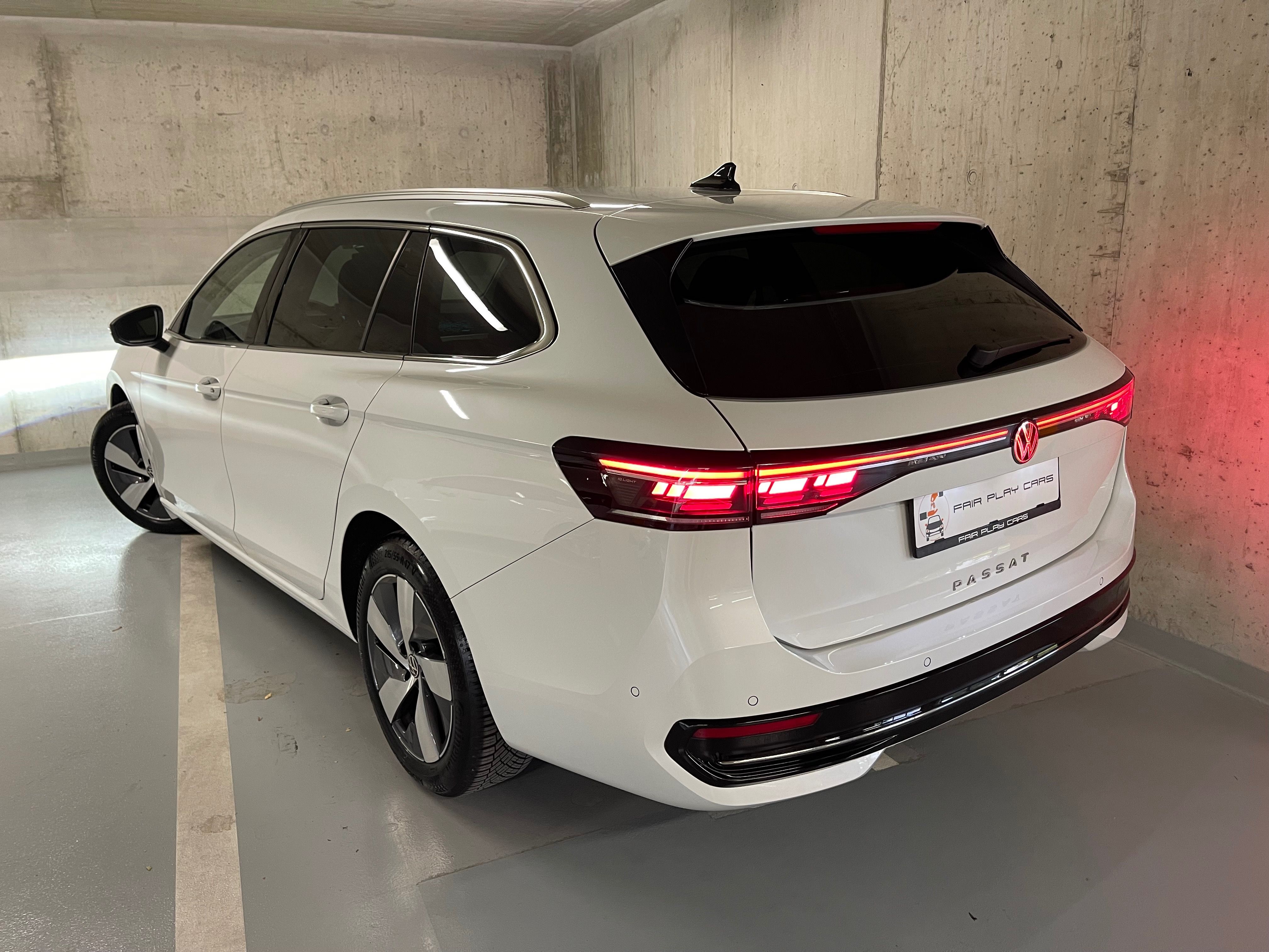 Volkswagen Passat, Elegance - HUD/Matrix/Tažné - fotka 5