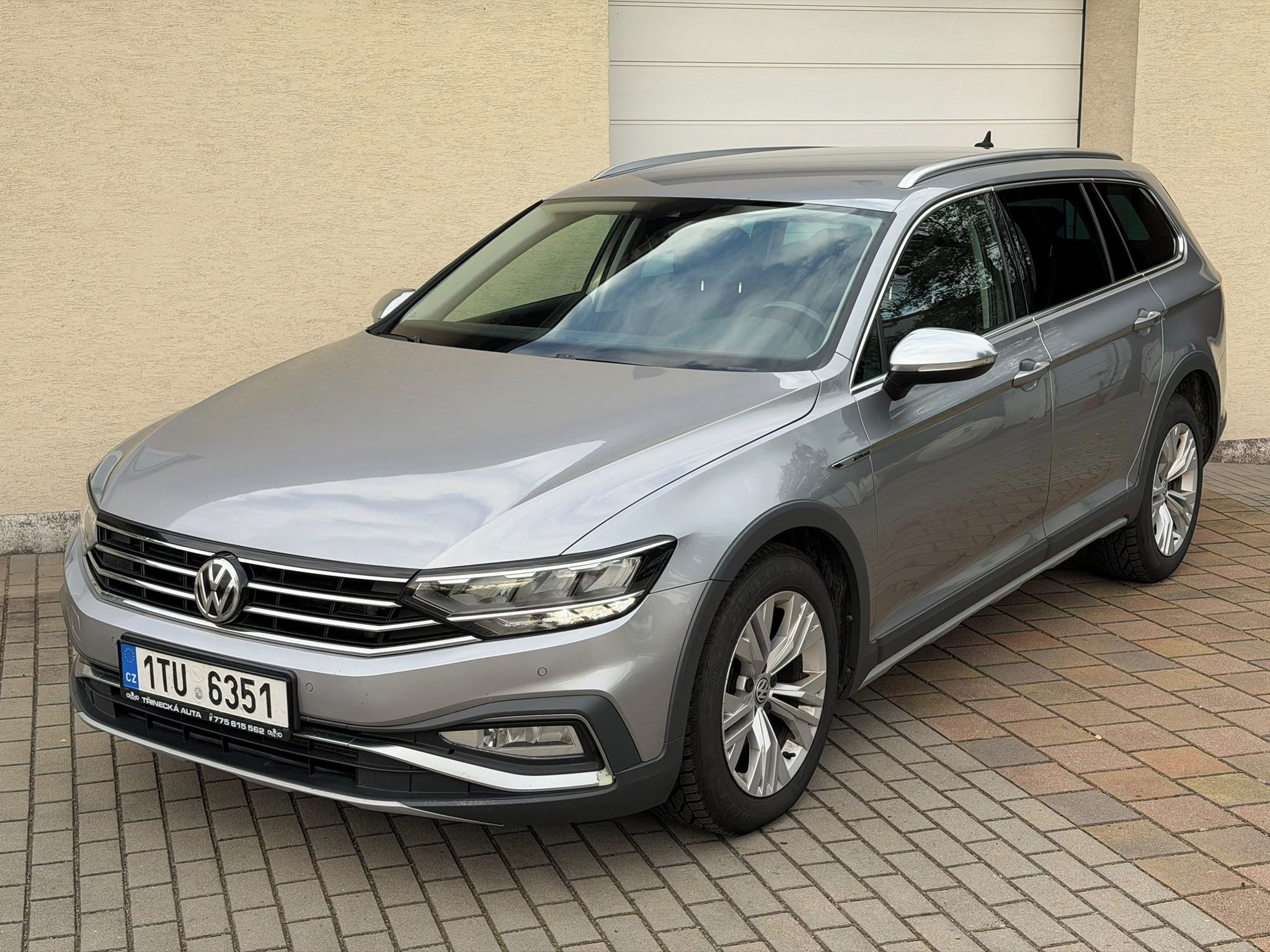 Volkswagen Passat, Alltrack 2.0 TDI 140 kW DSG 4M - fotka 2