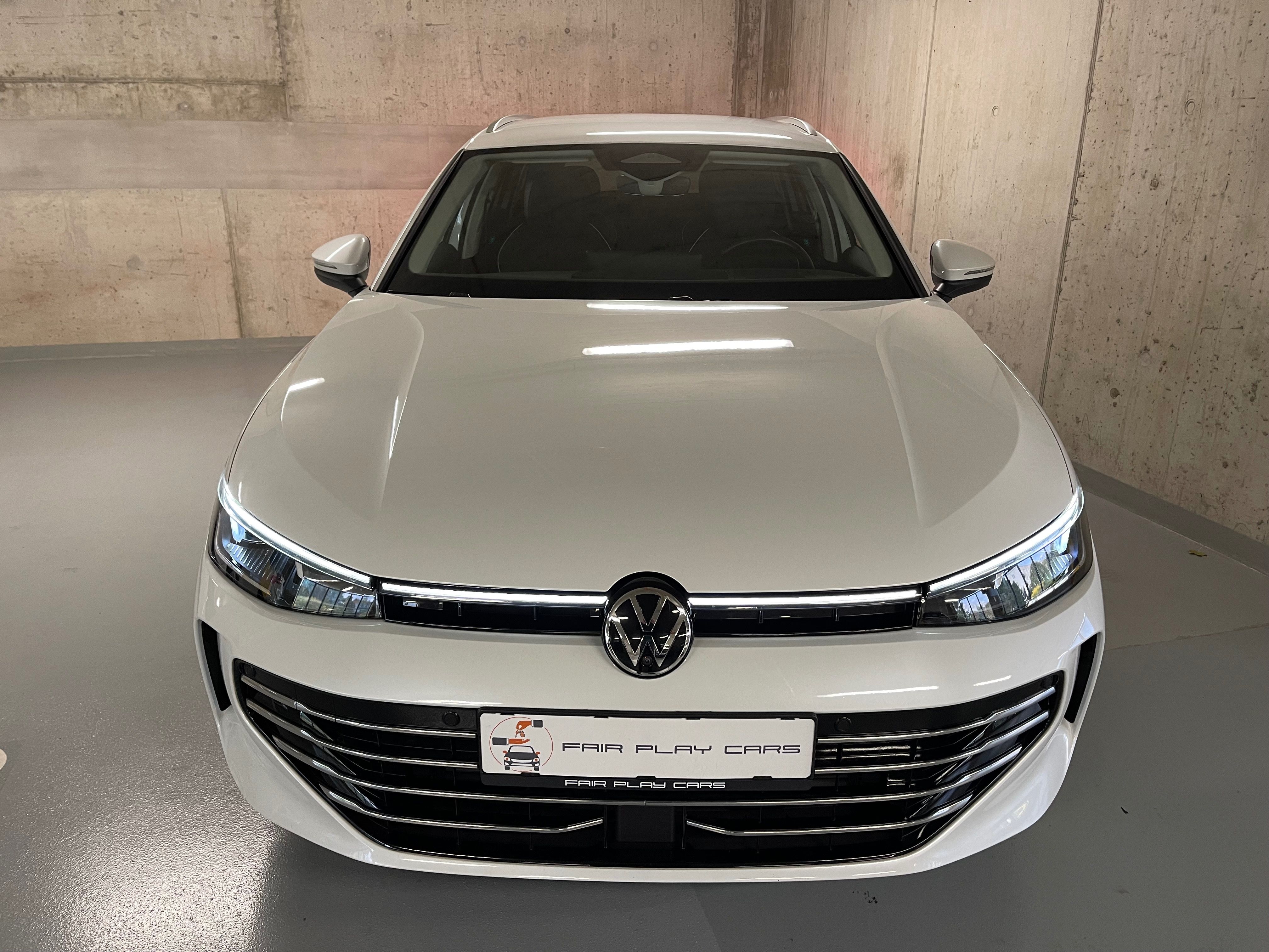 Volkswagen Passat, Elegance - HUD/Matrix/Tažné - fotka 3