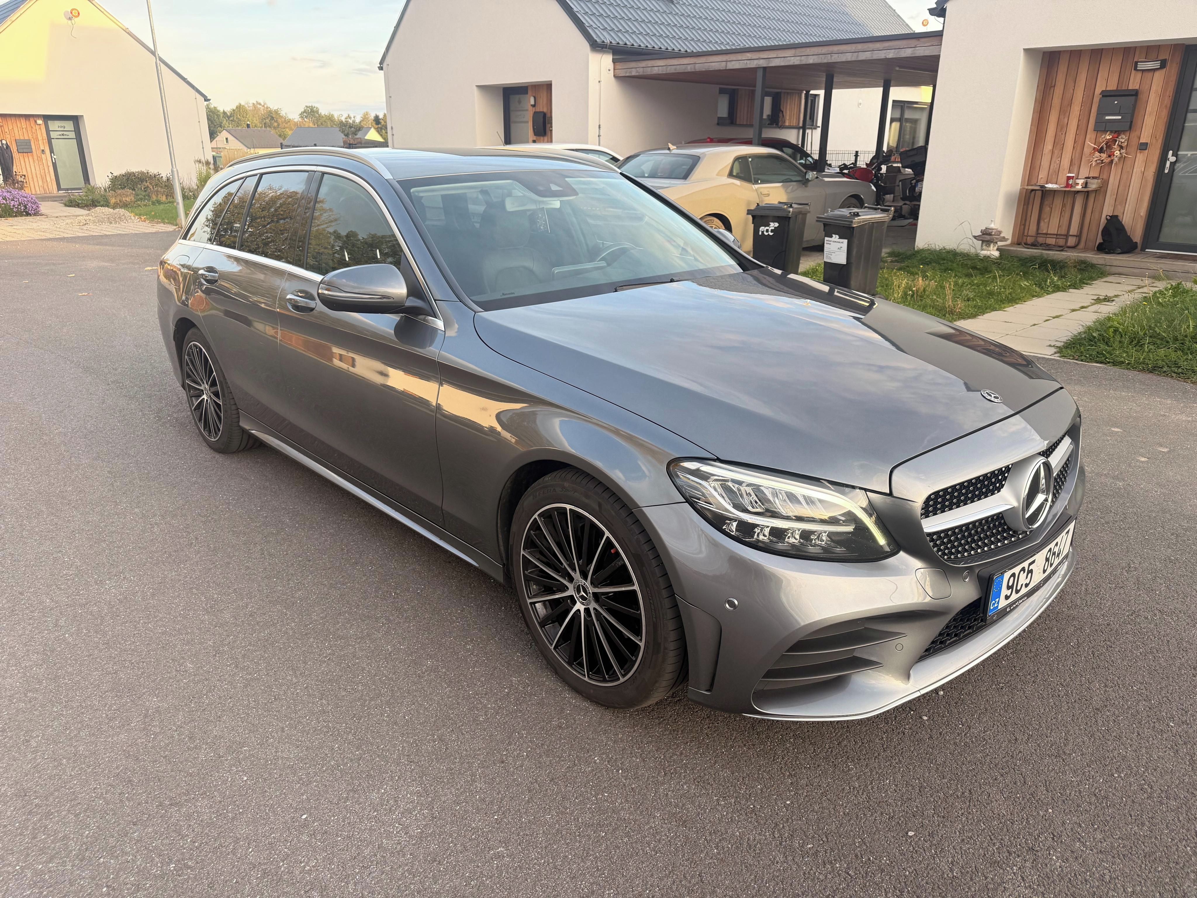 Mercedes-Benz Třídy C, 220D 4MATIC - fotka 5