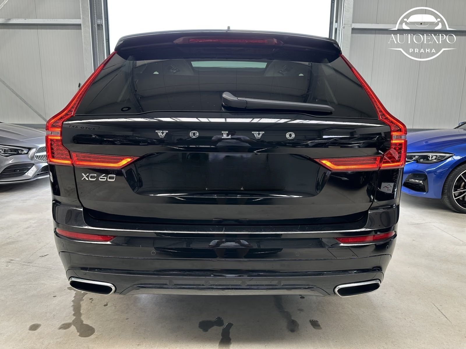 Volvo XC60, T6 R Design*AWD*PANORAMA - fotka 5