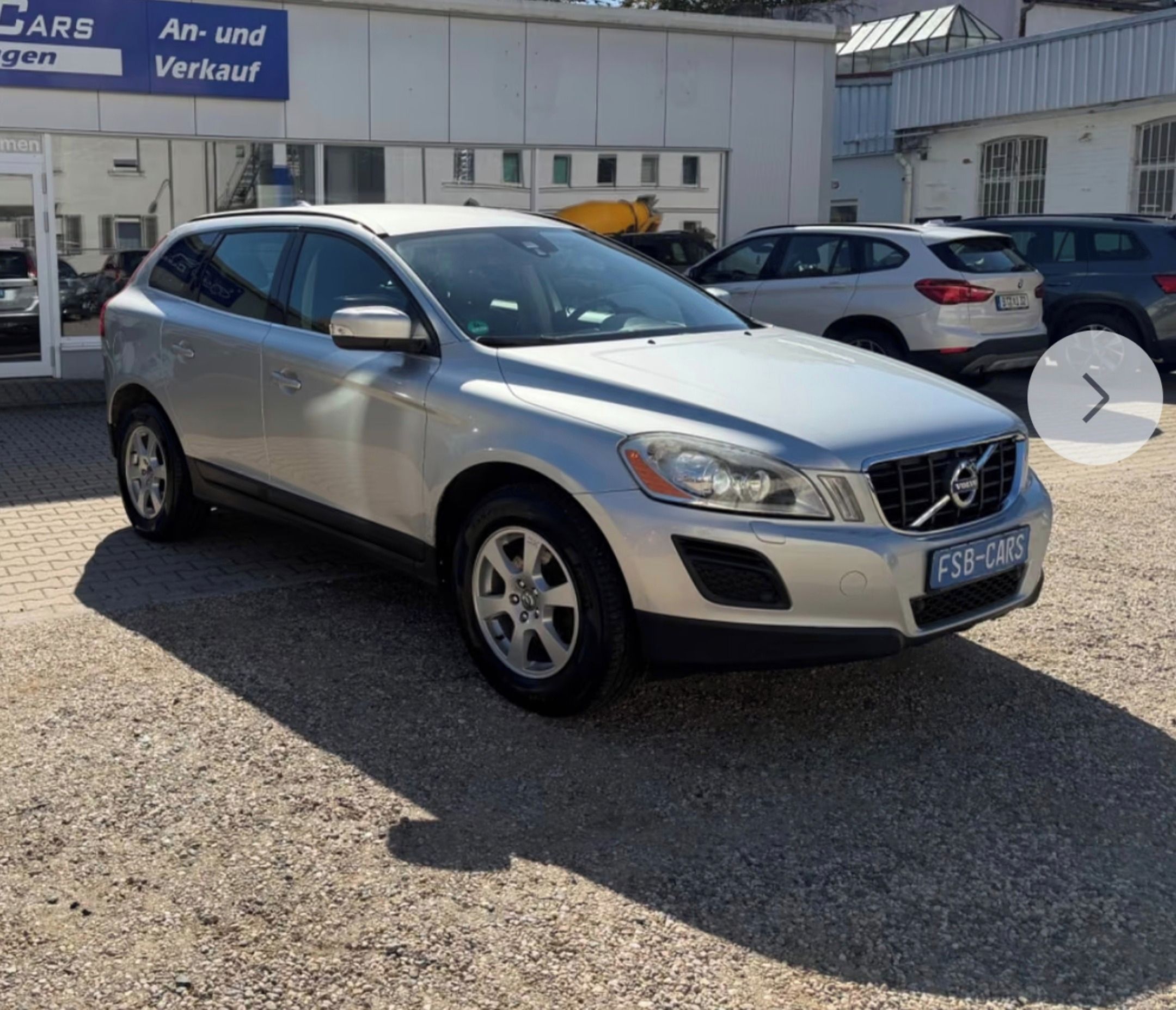 Volvo XC60, 2,4D 120kW 4x4 Summum - fotka 2