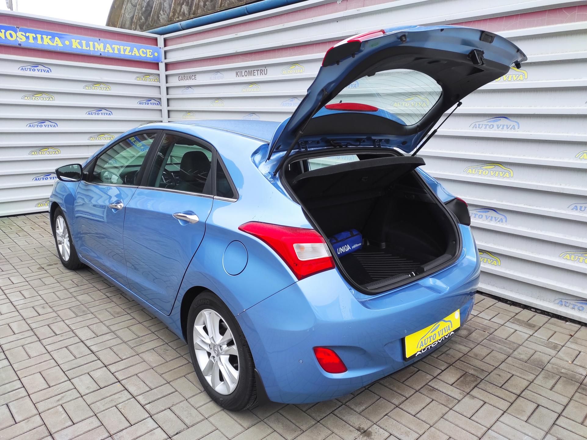 Hyundai i30, 1.6 CRDI 94kw Trikolor - fotka 4