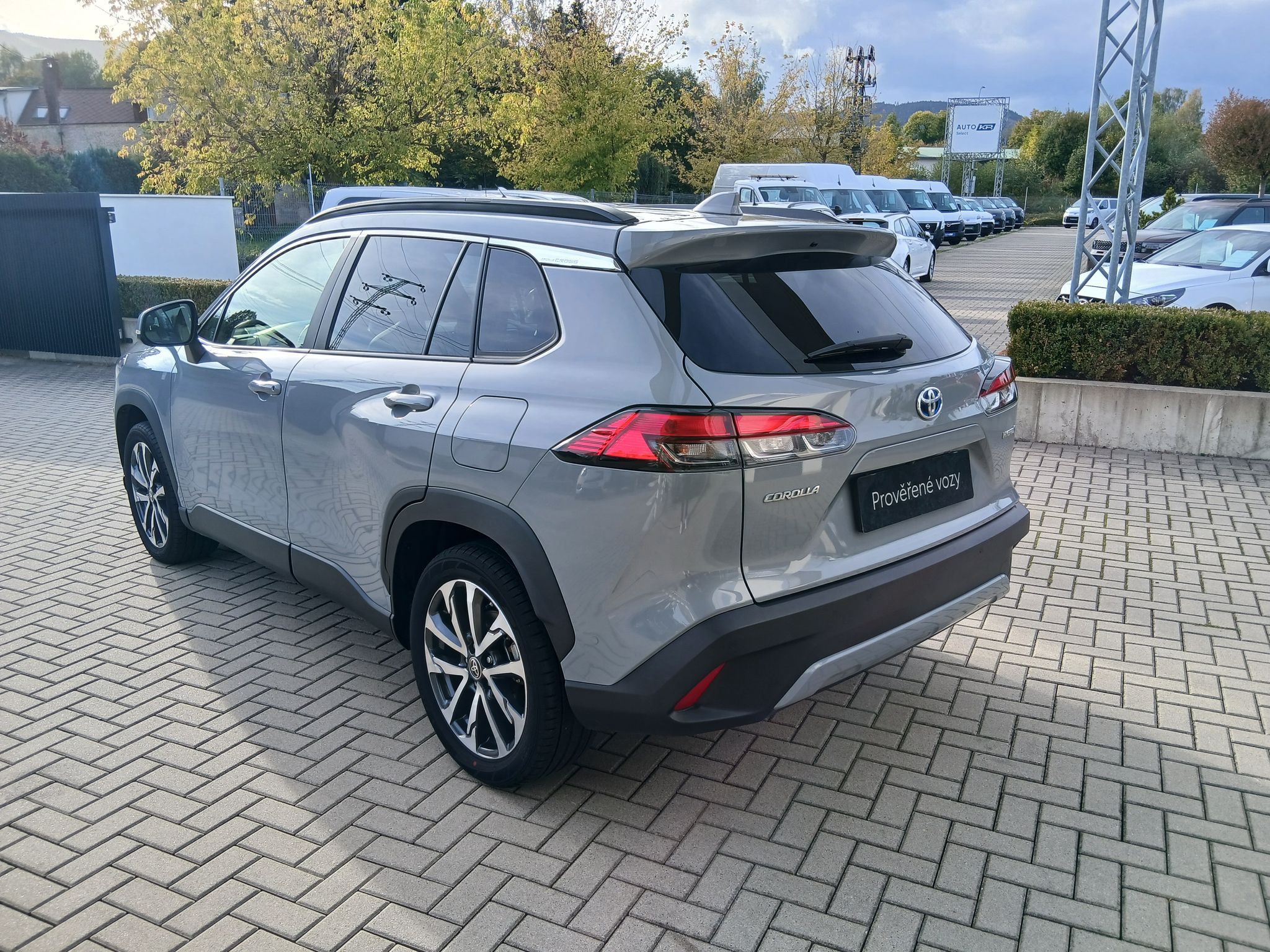 Toyota Corolla Cross, 2.0 Hybrid e-CVT Executive - fotka 4