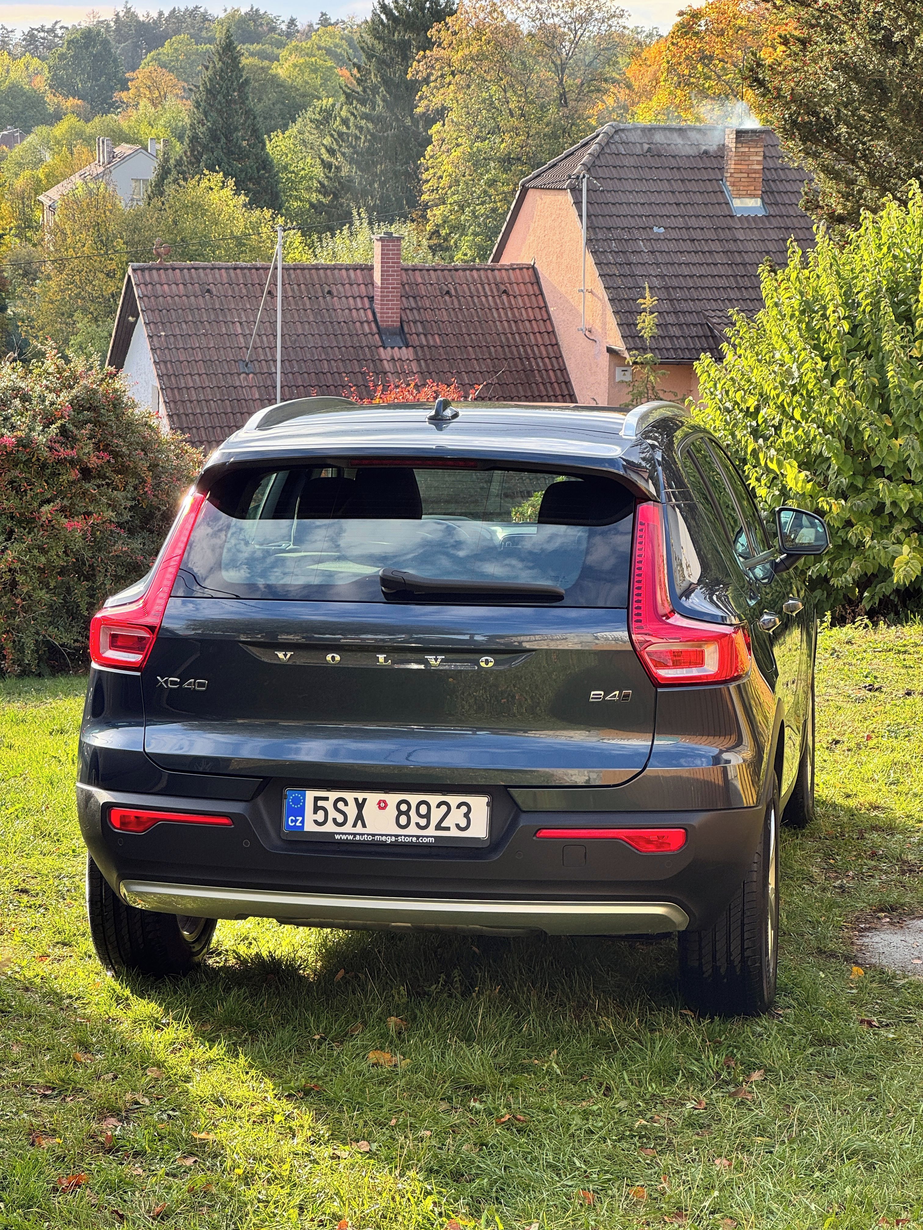 Volvo XC40, Volvo XC40 B4 AWD, 145 kW, aut - fotka 4