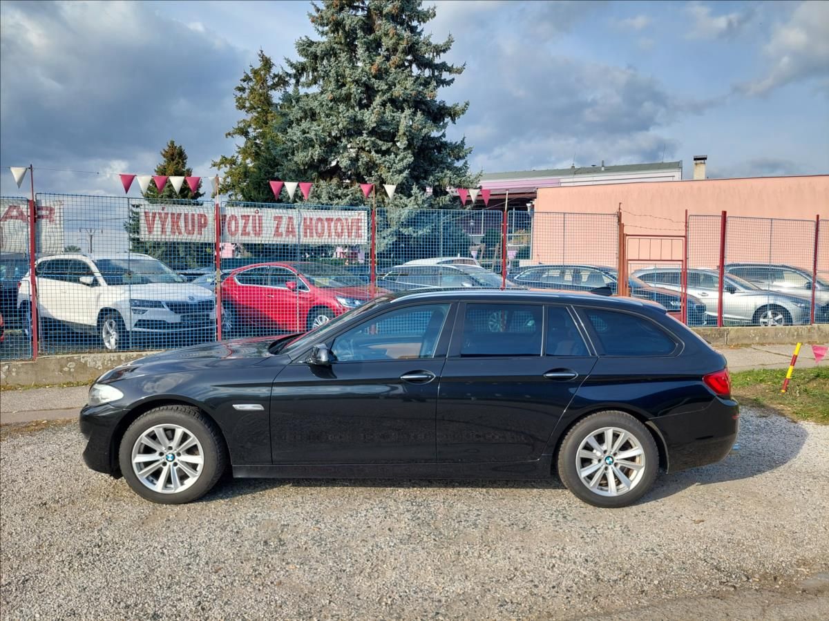 BMW Řada 5, 2,0 D  520 - fotka 4