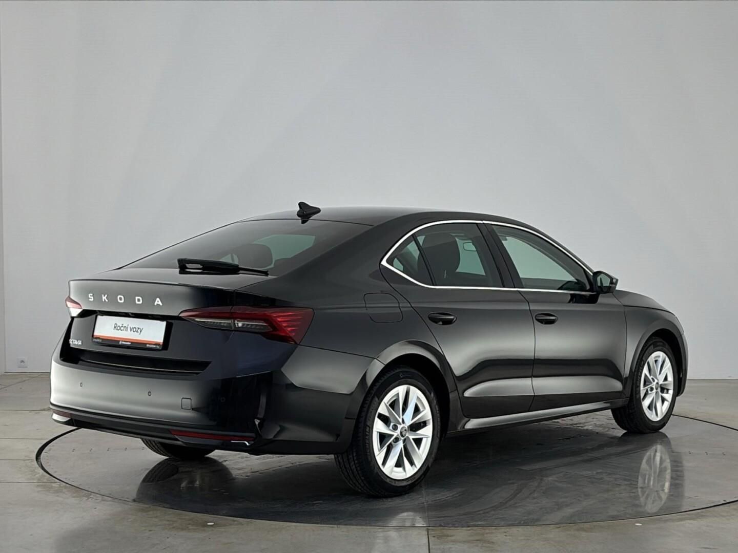 Škoda Octavia, 1.5 TSI M-HEV / 110 kW Top Sel - fotka 2