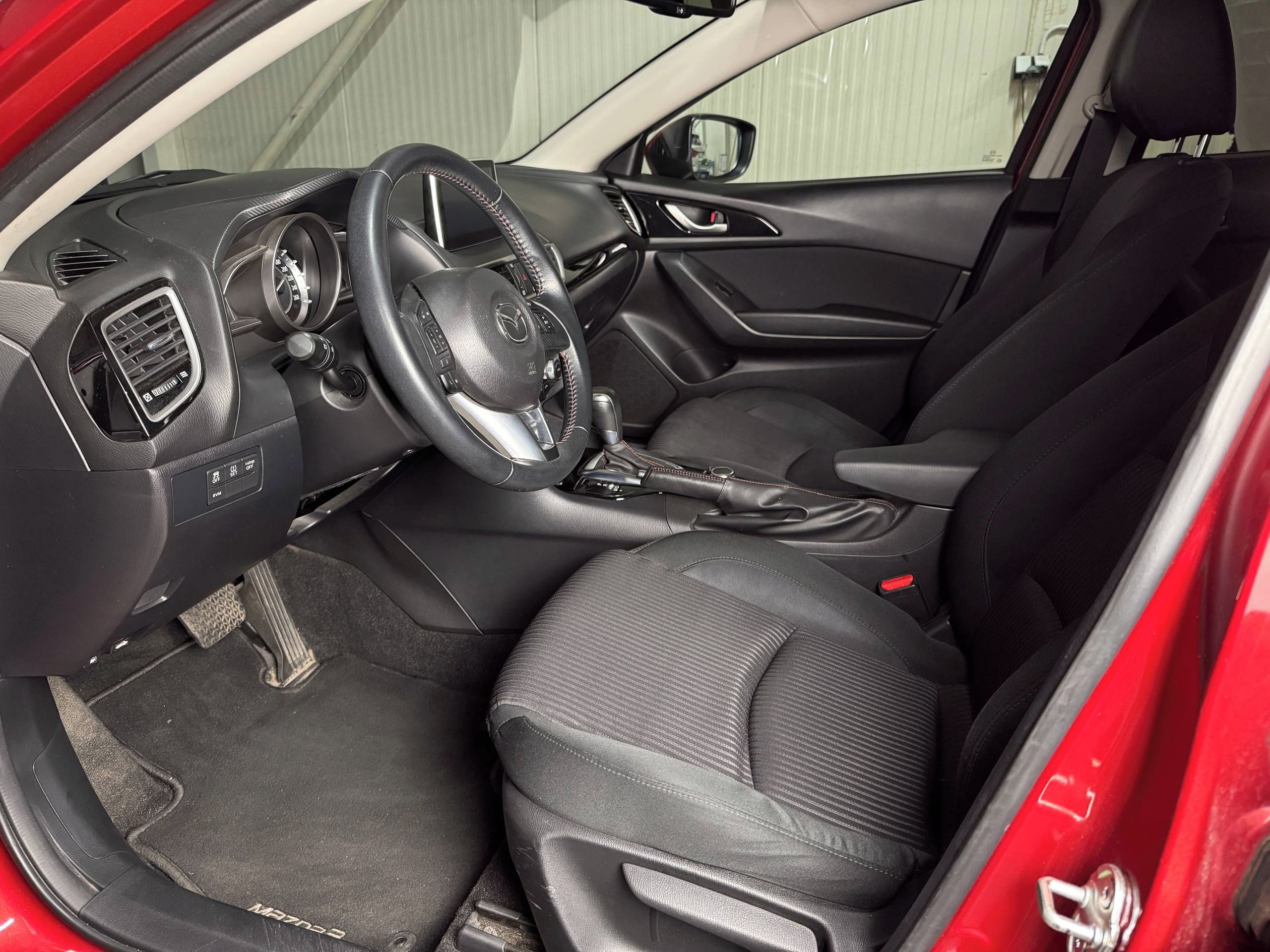 Mazda 3, 2.0i 88kw, ČR 2Maj., Serviska - fotka 5