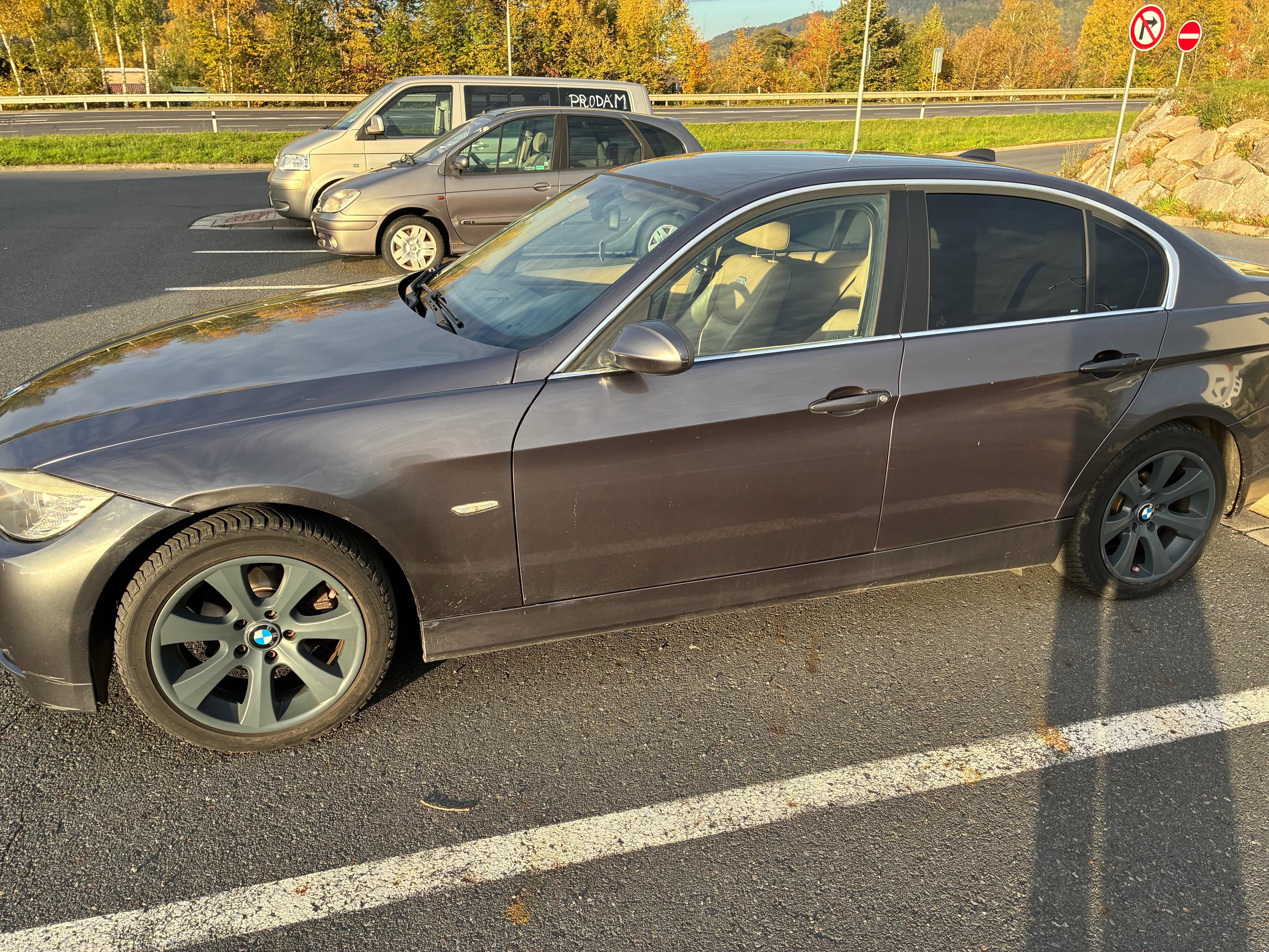 BMW Řada 3, E90 325i - fotka 5