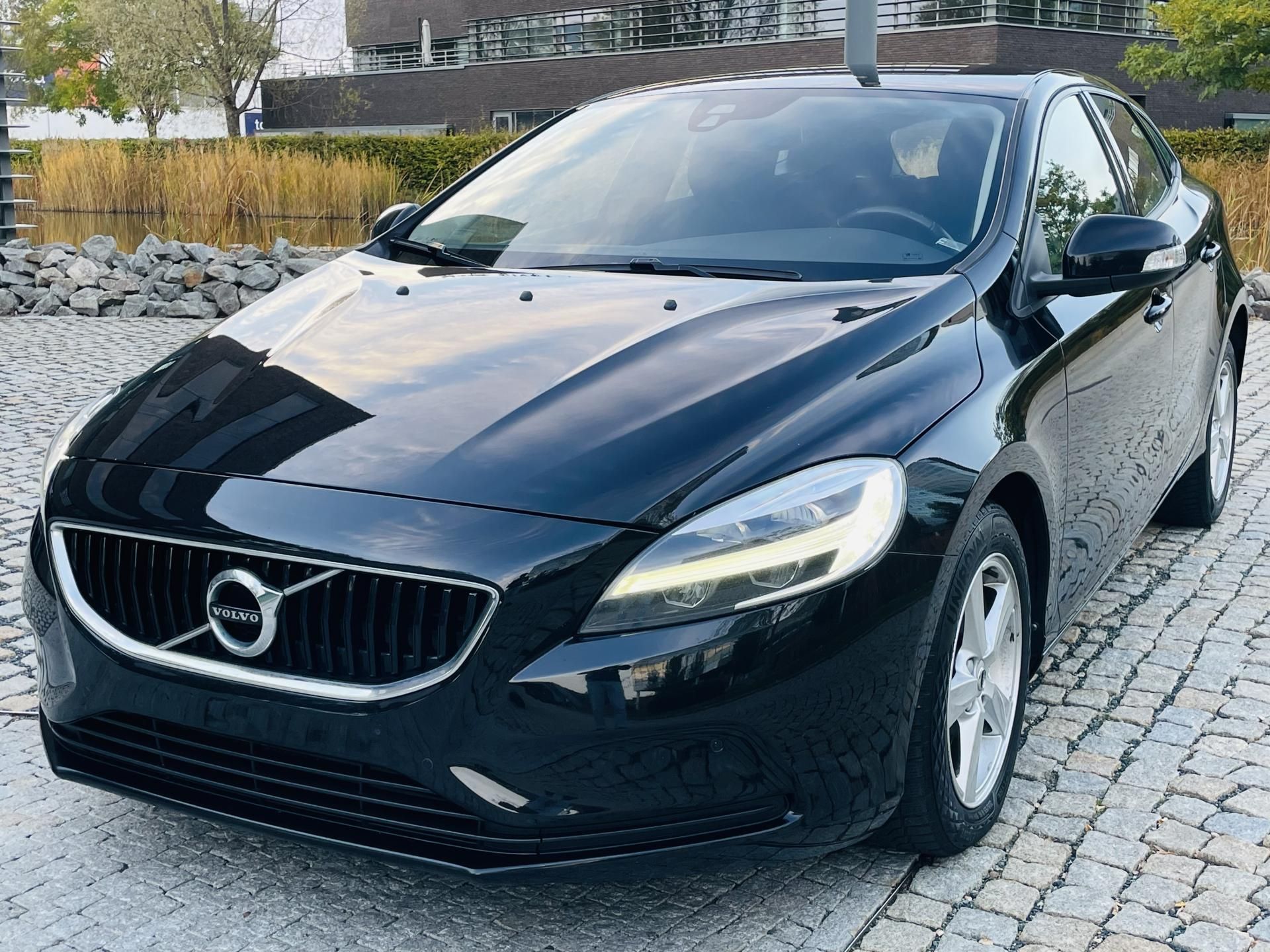 Volvo V40, 2.0i MANUÁL 1.MAJITEL SENZORY - fotka 4