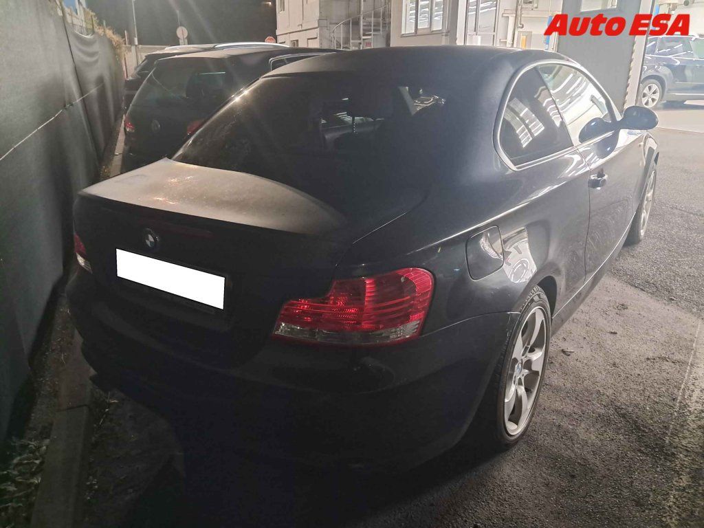 BMW Řada 1, 2.0 D - fotka 2