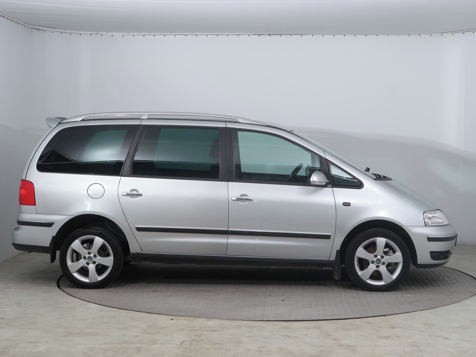 Volkswagen Sharan, 2.0 TDI, 7 míst, Tažné - fotka 6