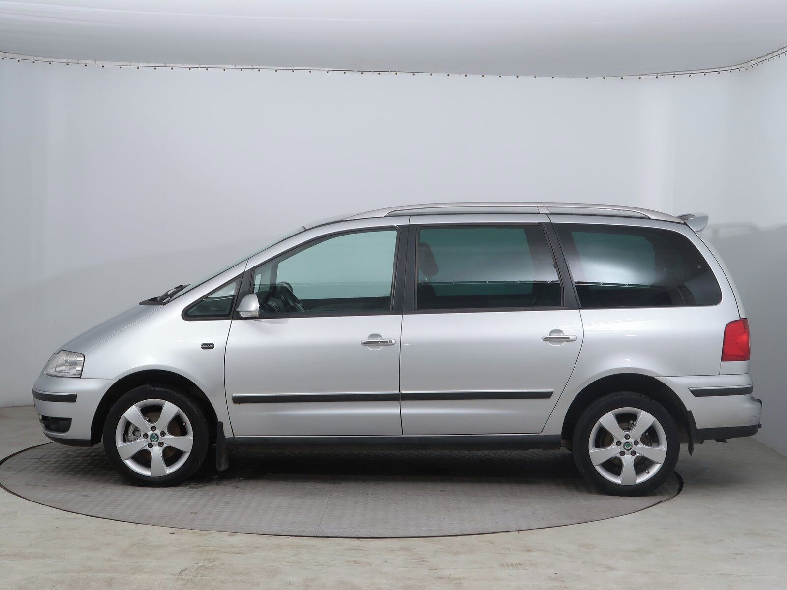 Volkswagen Sharan, 2.0 TDI, 7 míst, Tažné - fotka 3