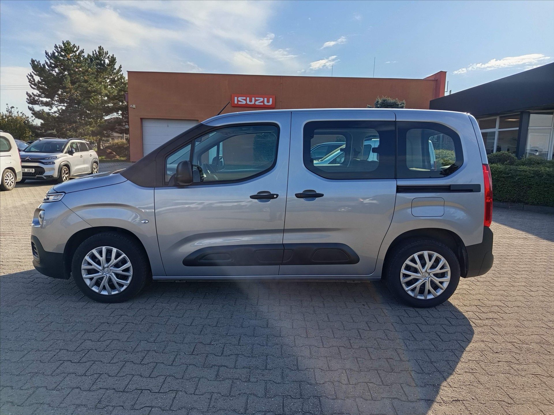 Citroën Berlingo, 1,2PT 110k 1.MAJ,ČR,zár.07/28 - fotka 2