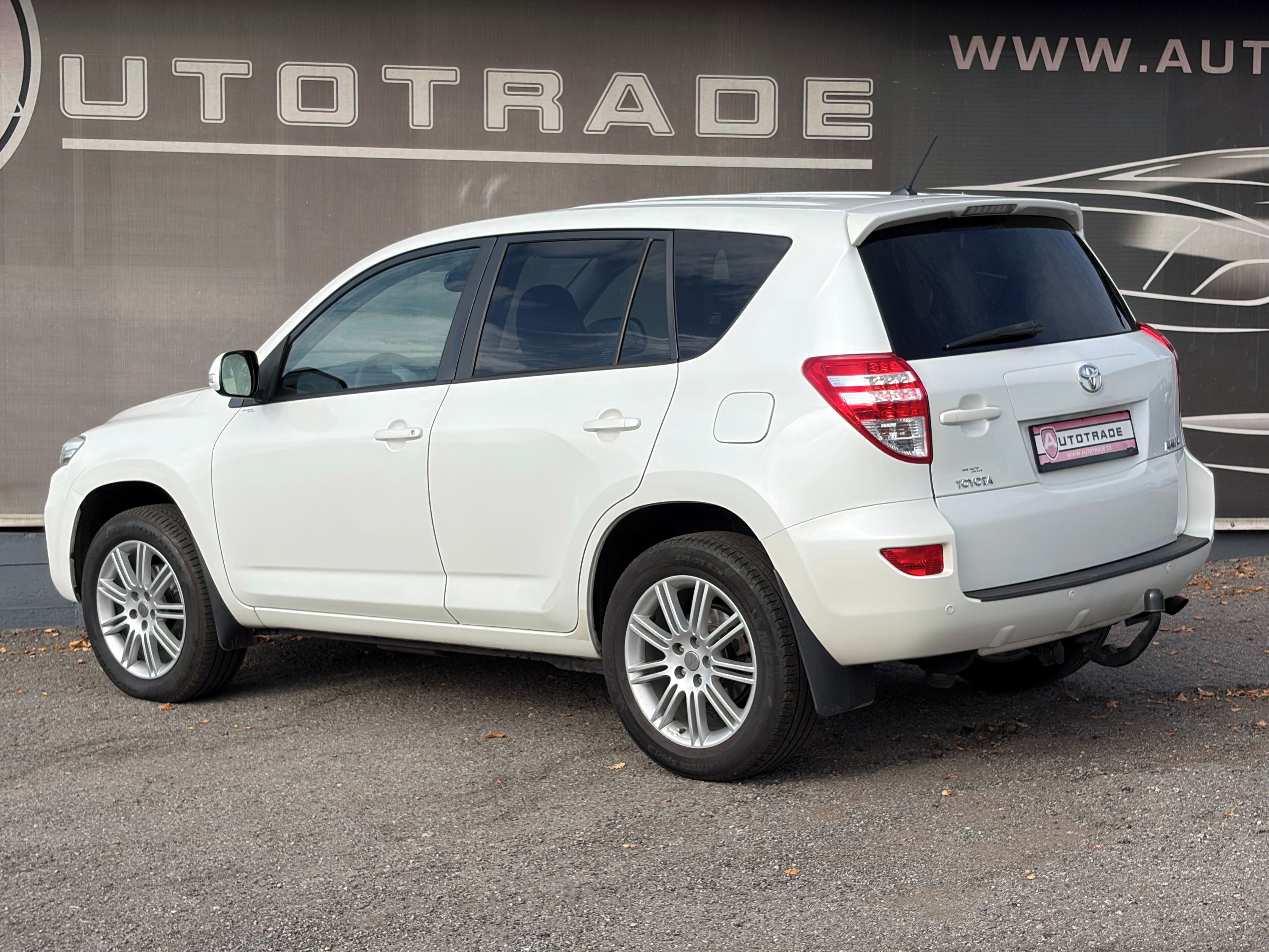Toyota Rav4, 2.0 VVT-i, 116kW, 4x4, TAŽNÉ - fotka 3