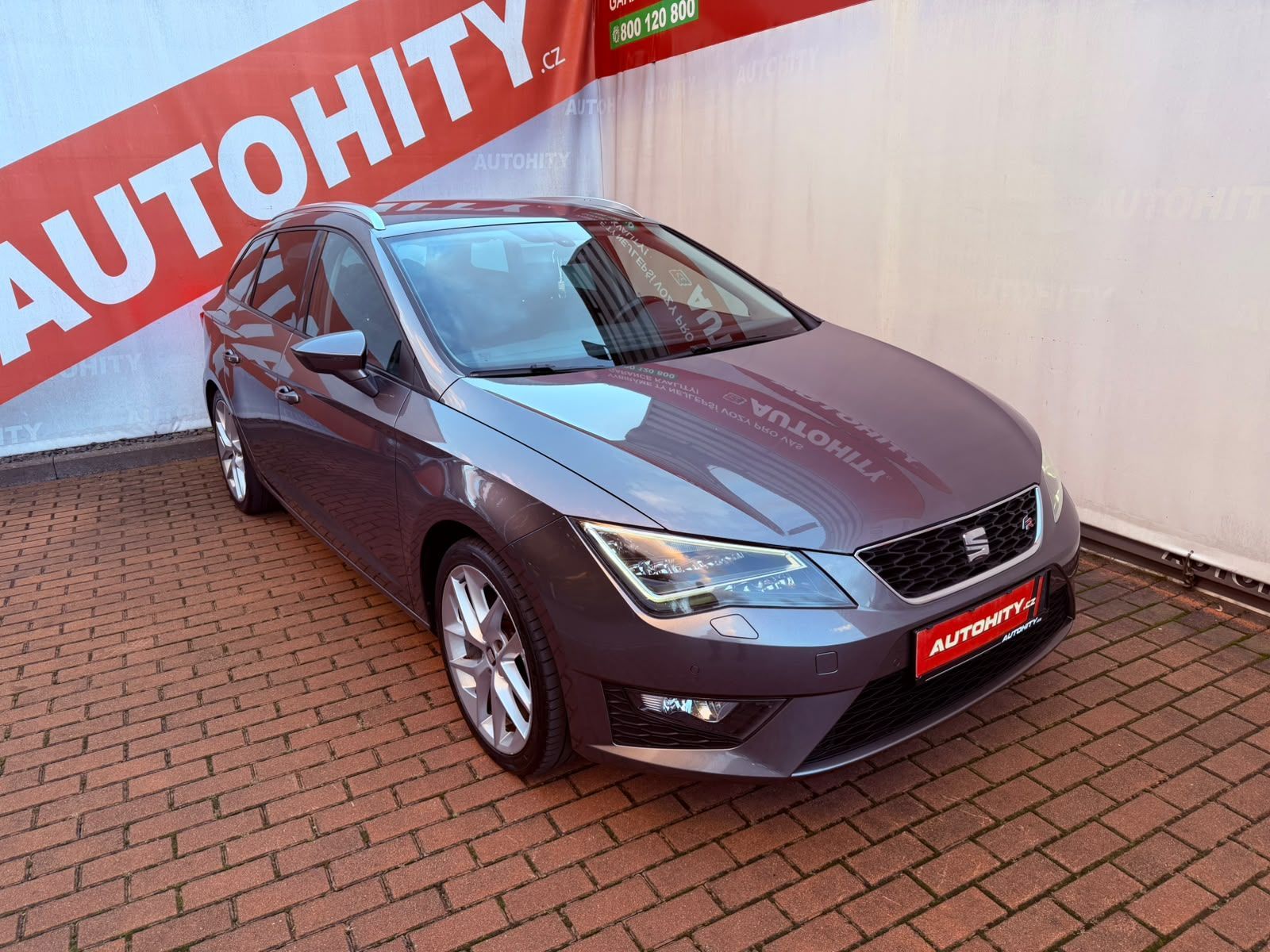 Seat Leon, 1.4 TSi FR, Serviska - fotka 5
