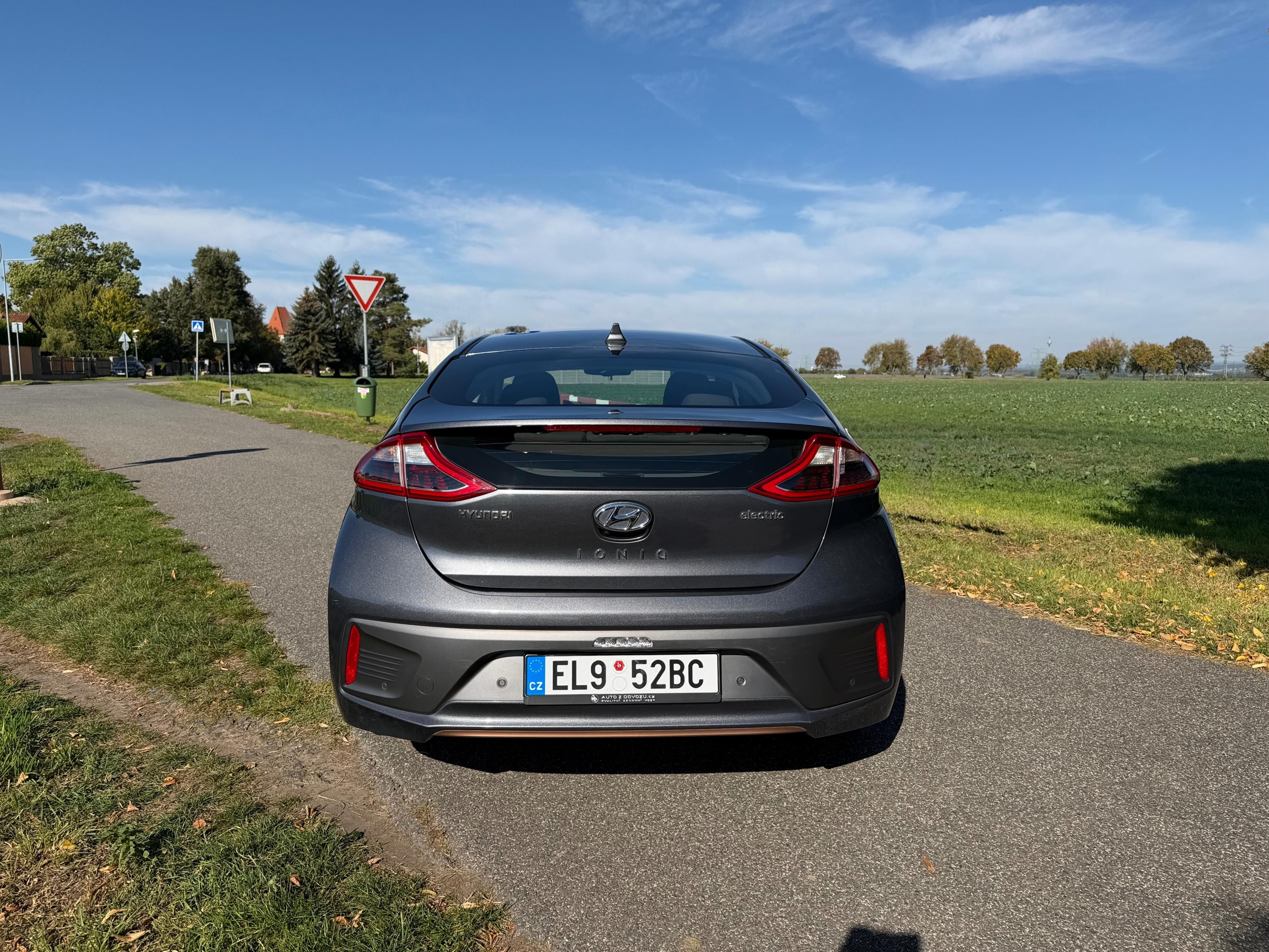 Hyundai Ioniq, Electric 28 kWh - fotka 5