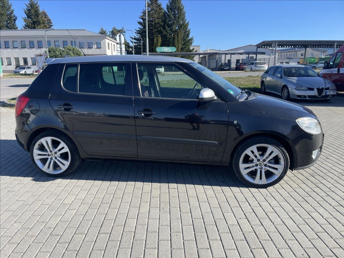 Škoda Fabia, 1,4 i 16V 63kw Sportline Klima - fotka 5