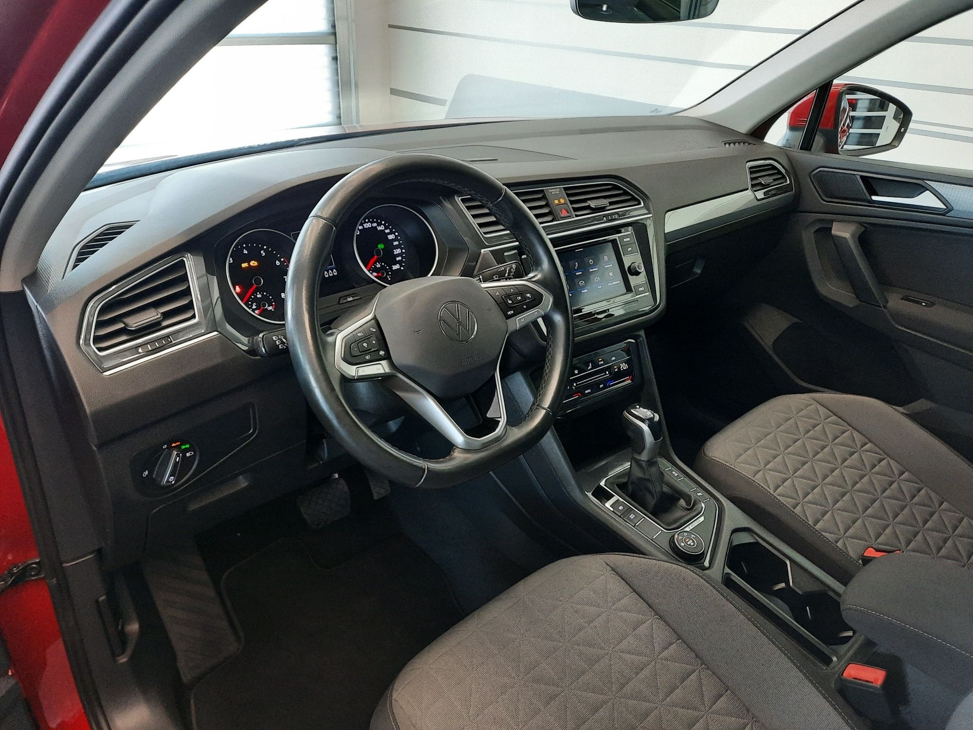 Volkswagen Tiguan, Life 2.0 TSI 4Motion (140kW/19 - fotka 6