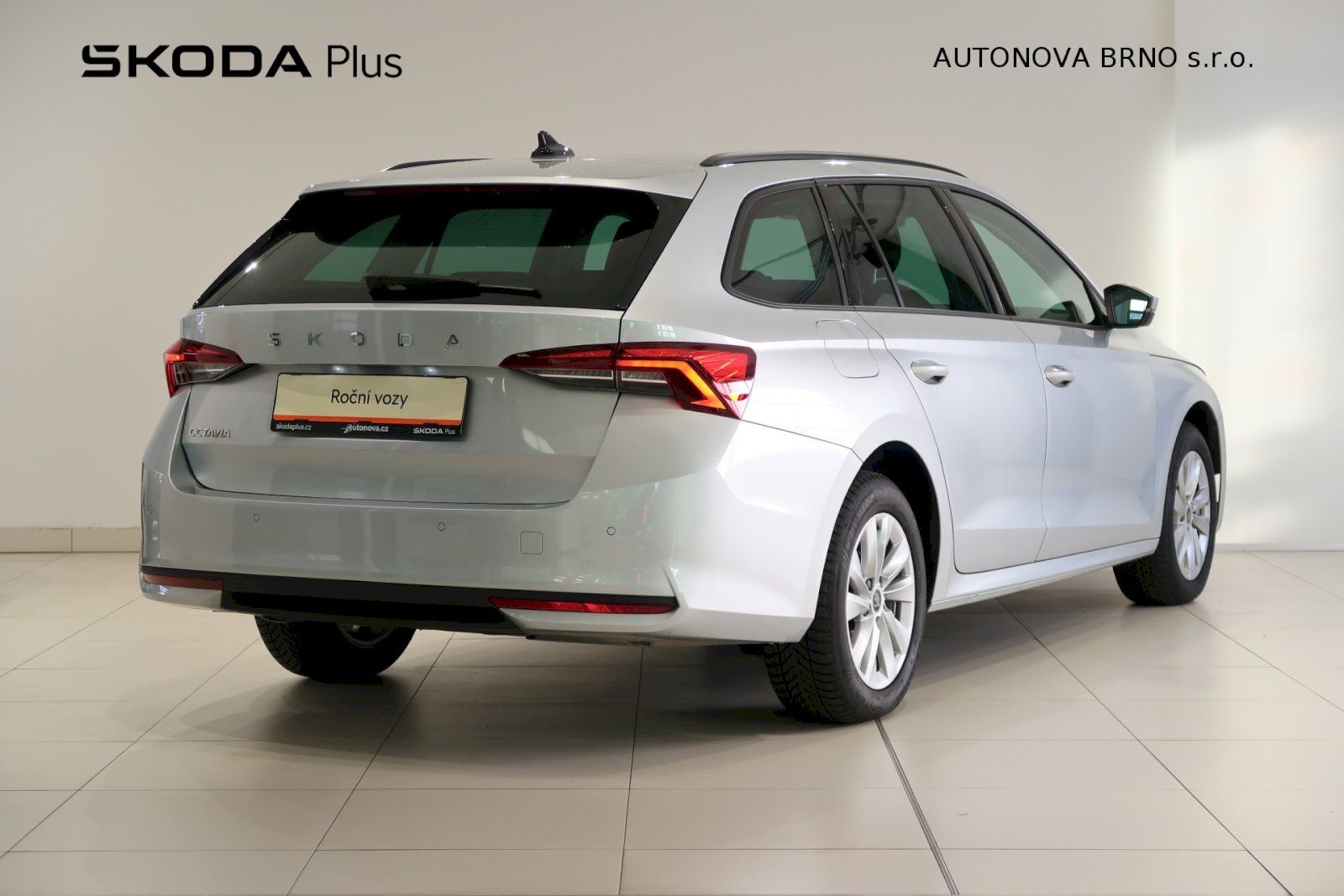 Škoda Octavia, Combi 2.0 TDI 110kW 130 let - fotka 2