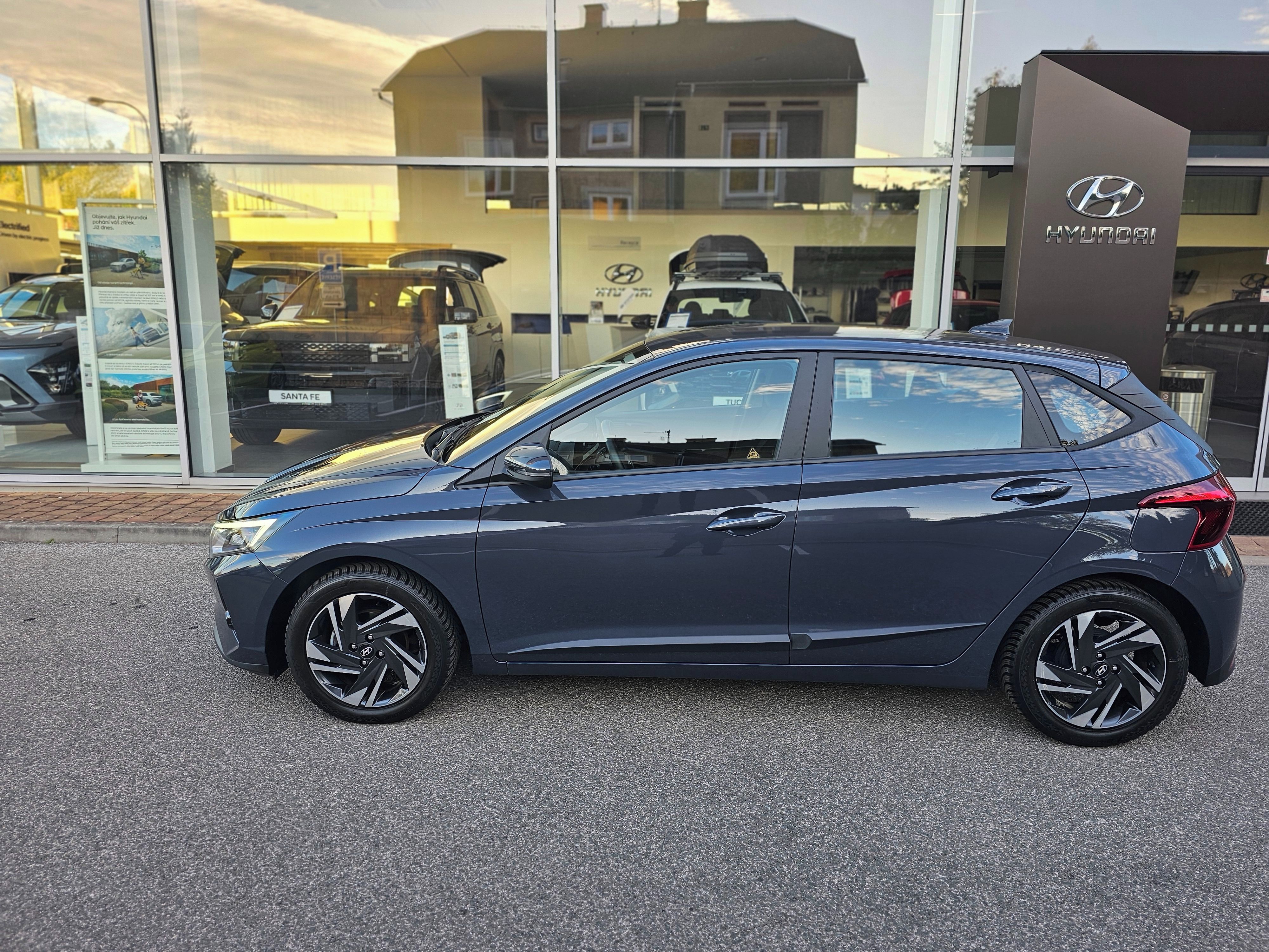 Hyundai i20, 1,2i CLUB, ALU kola,1.majitel - fotka 2
