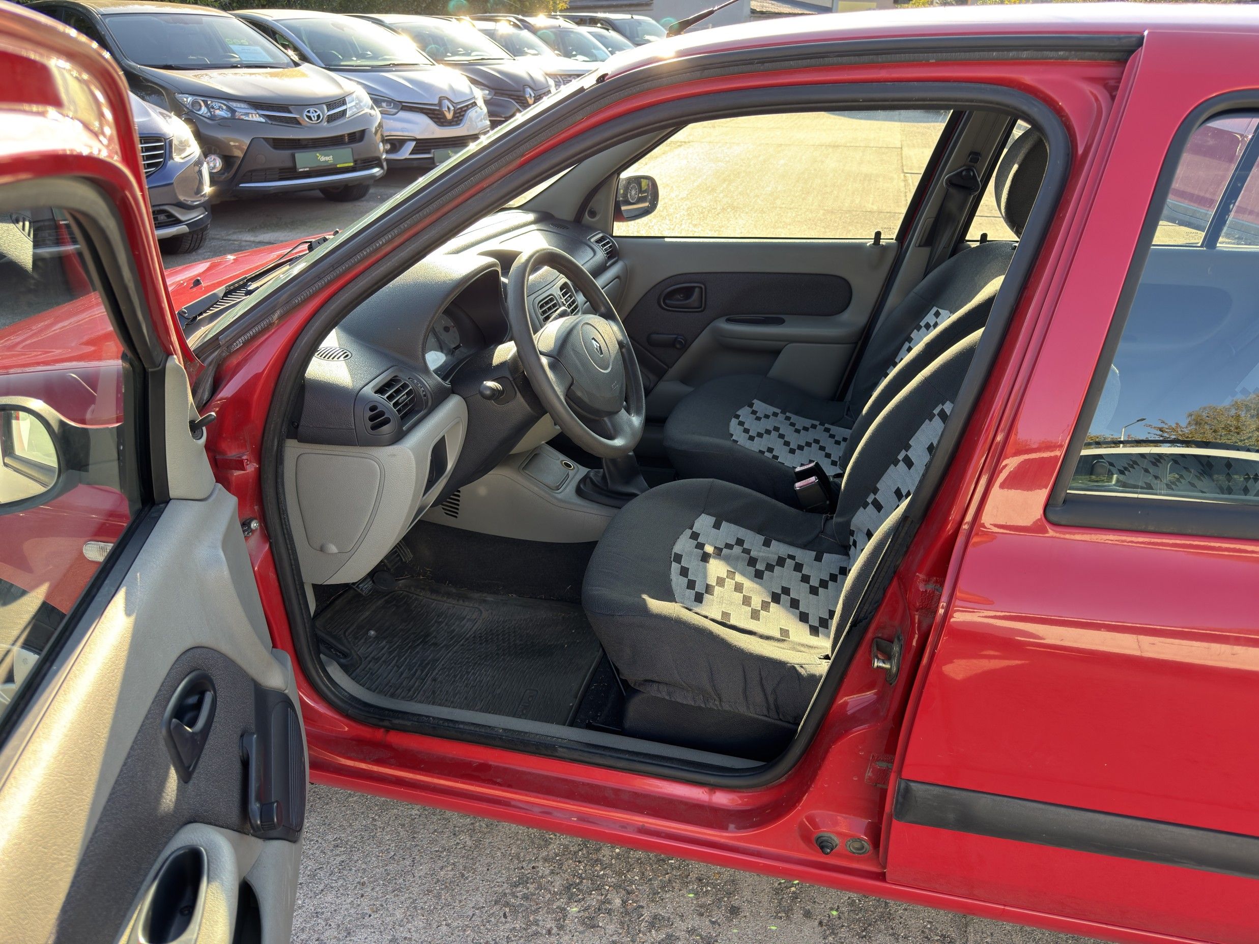 Renault Thalia, 1.4 i 55 kW - fotka 4