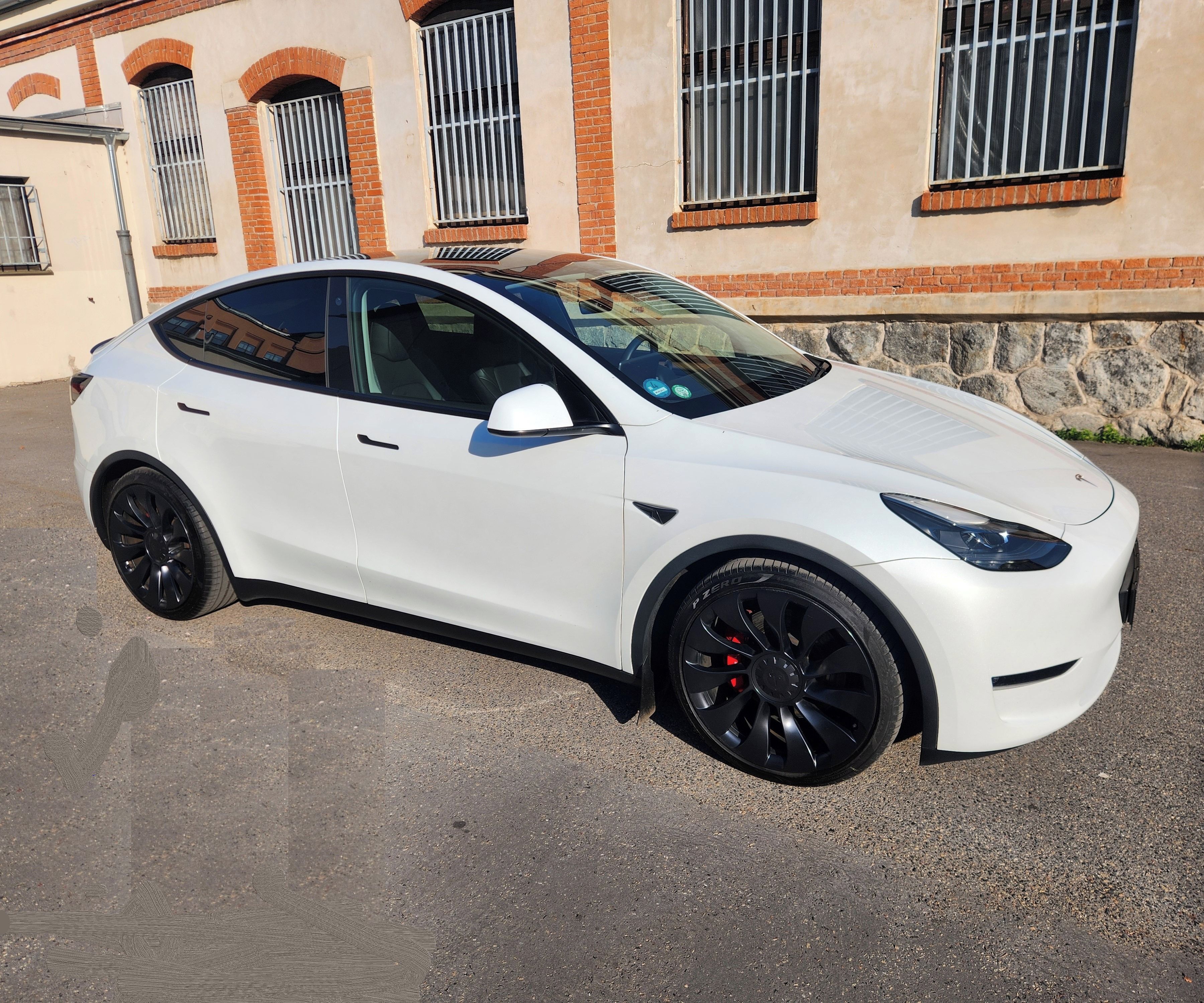 Tesla Model Y, 534KW*78,8KWh*PERFORMENS*