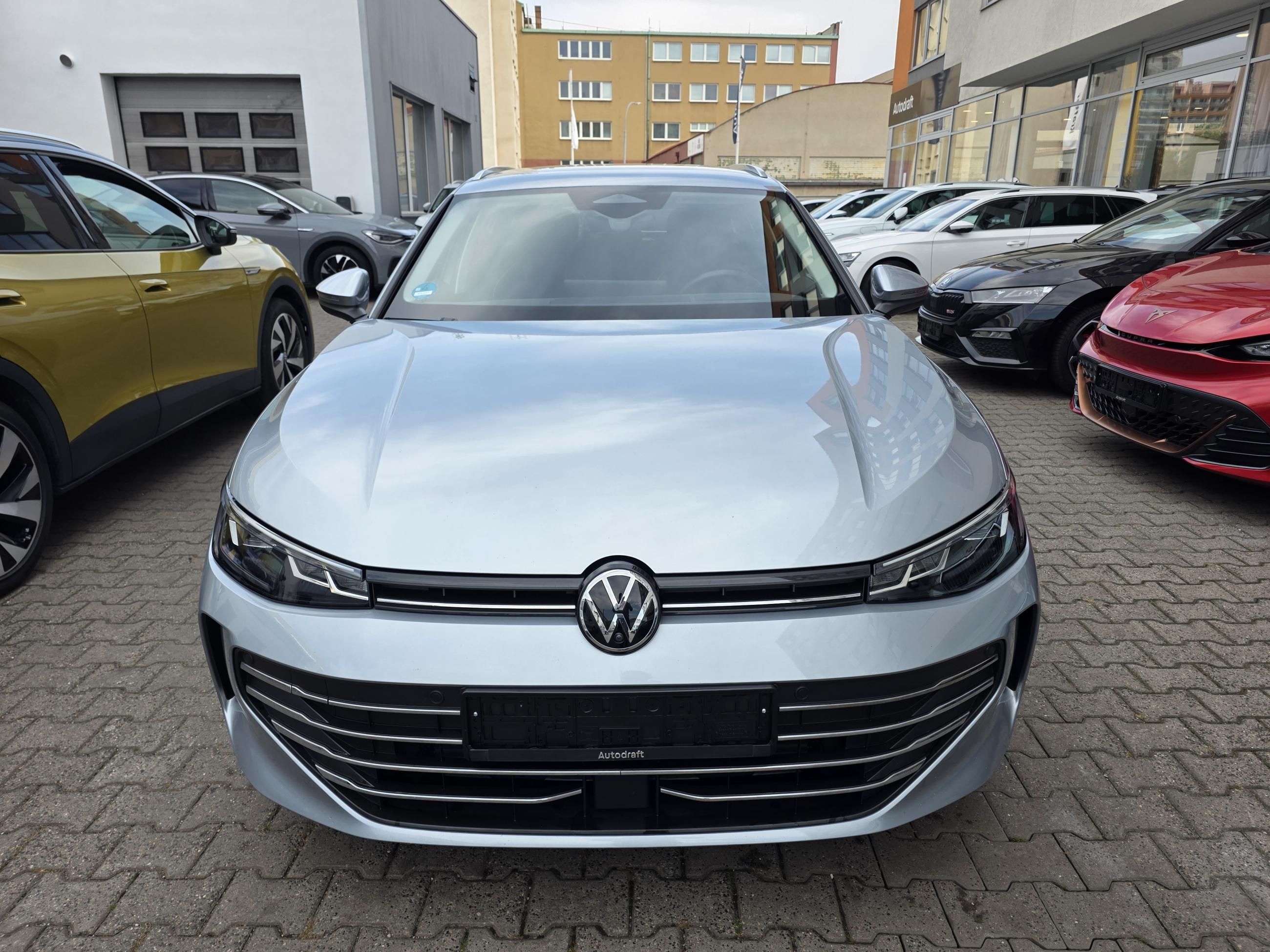 Volkswagen Passat Variant, 2.0 TDI 110kW DSG / Tažné - fotka 3