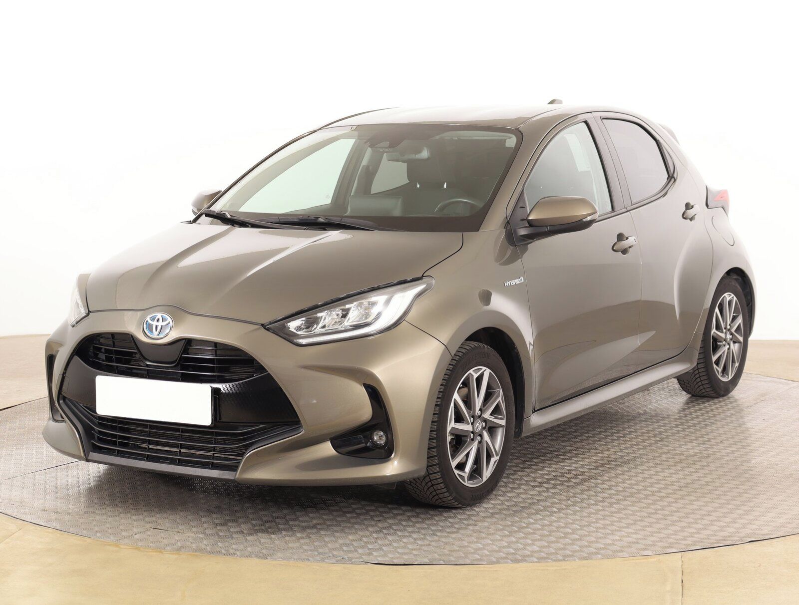 Toyota Yaris, 1.5 VVT-i Hybrid, Automat - fotka 2