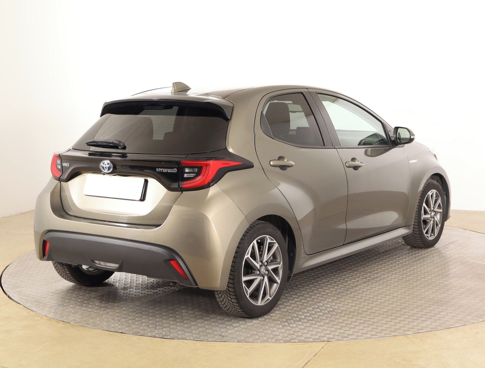 Toyota Yaris, 1.5 VVT-i Hybrid, Automat - fotka 5
