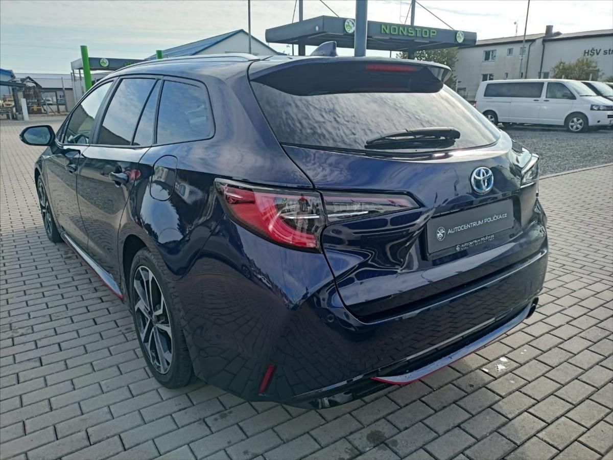 Toyota Corolla, 2,0 2.0 Hybrid e-CVT  Comfort - fotka 4