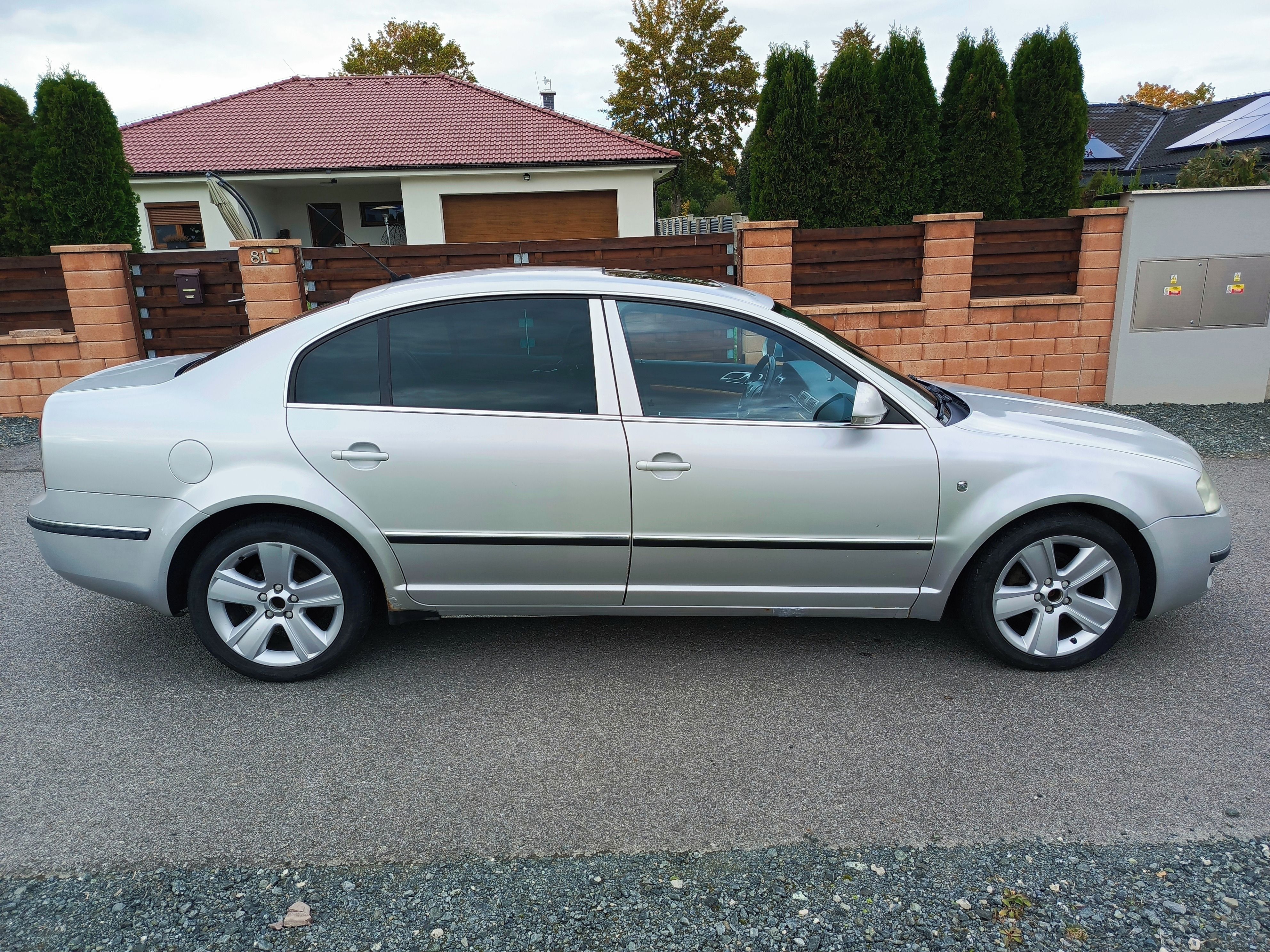 Škoda Superb, Superb 2.0 TDI 103 kW Elegance - fotka 2